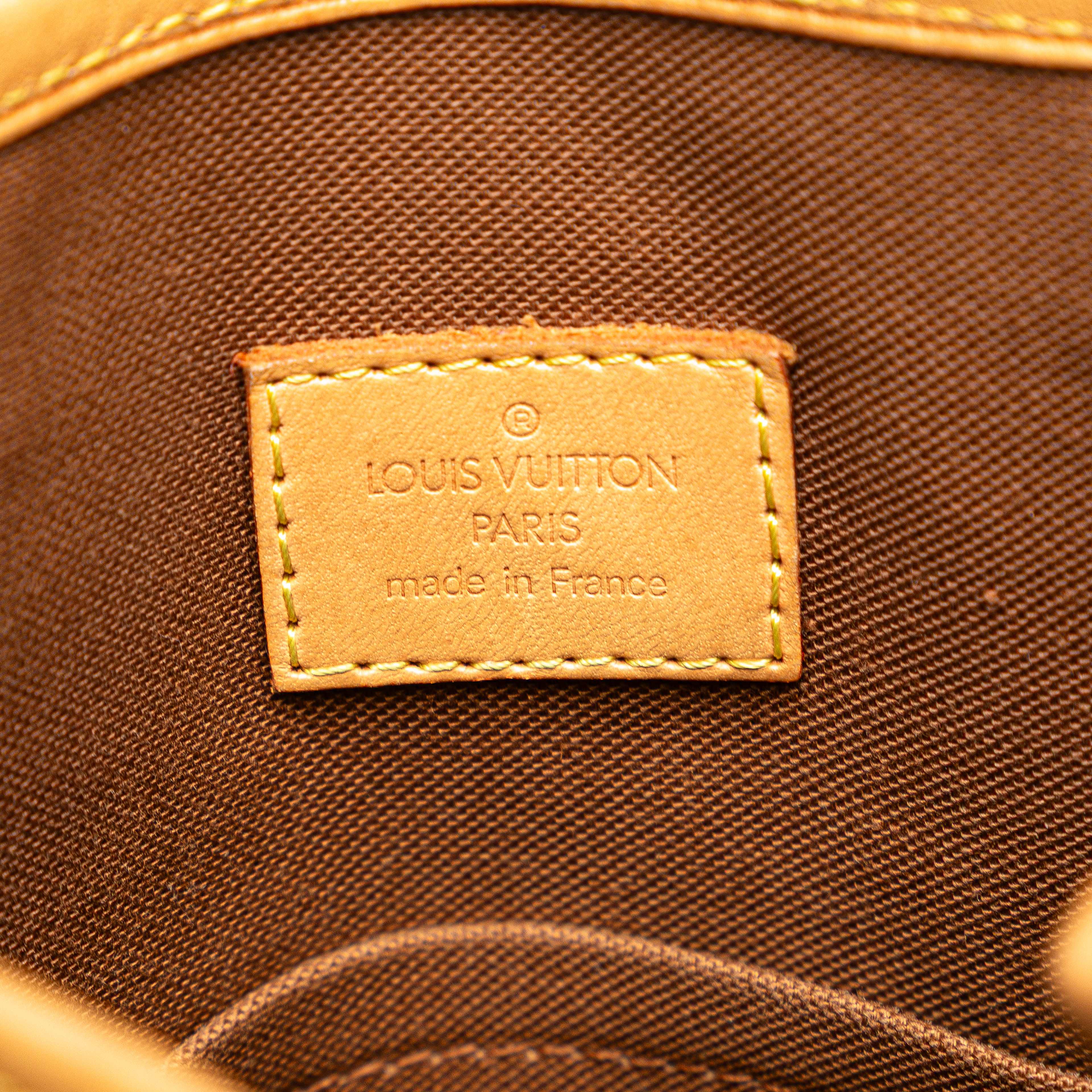 Louis Vuitton Monogram Batignolles Vertical Pm, från Luxclusif, i färgen brown. Klicka för att öppna bilden i stort format