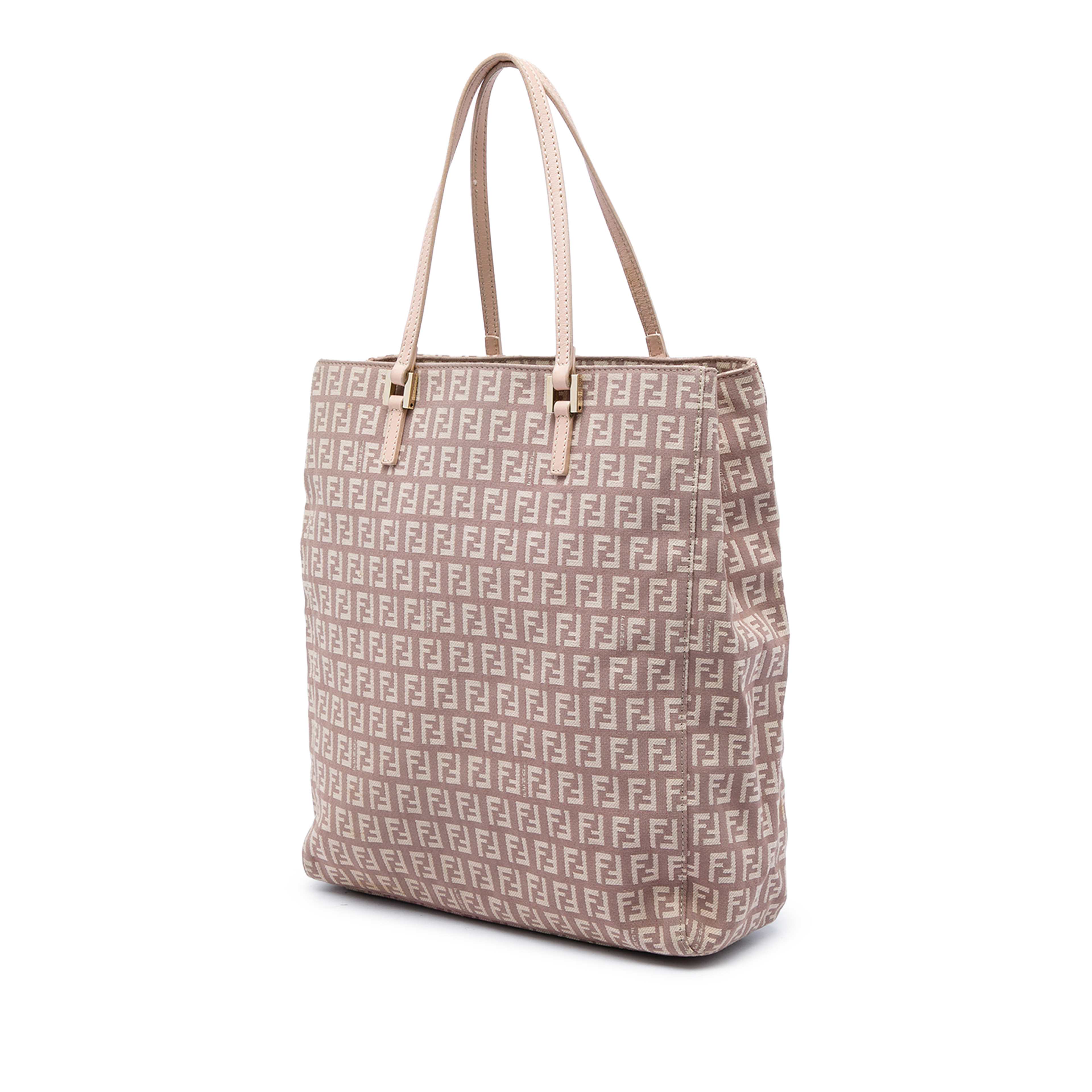 Fendi Zucchino Canvas Tote, från Luxclusif, i färgen rosa. Klicka för att öppna bilden i stort format