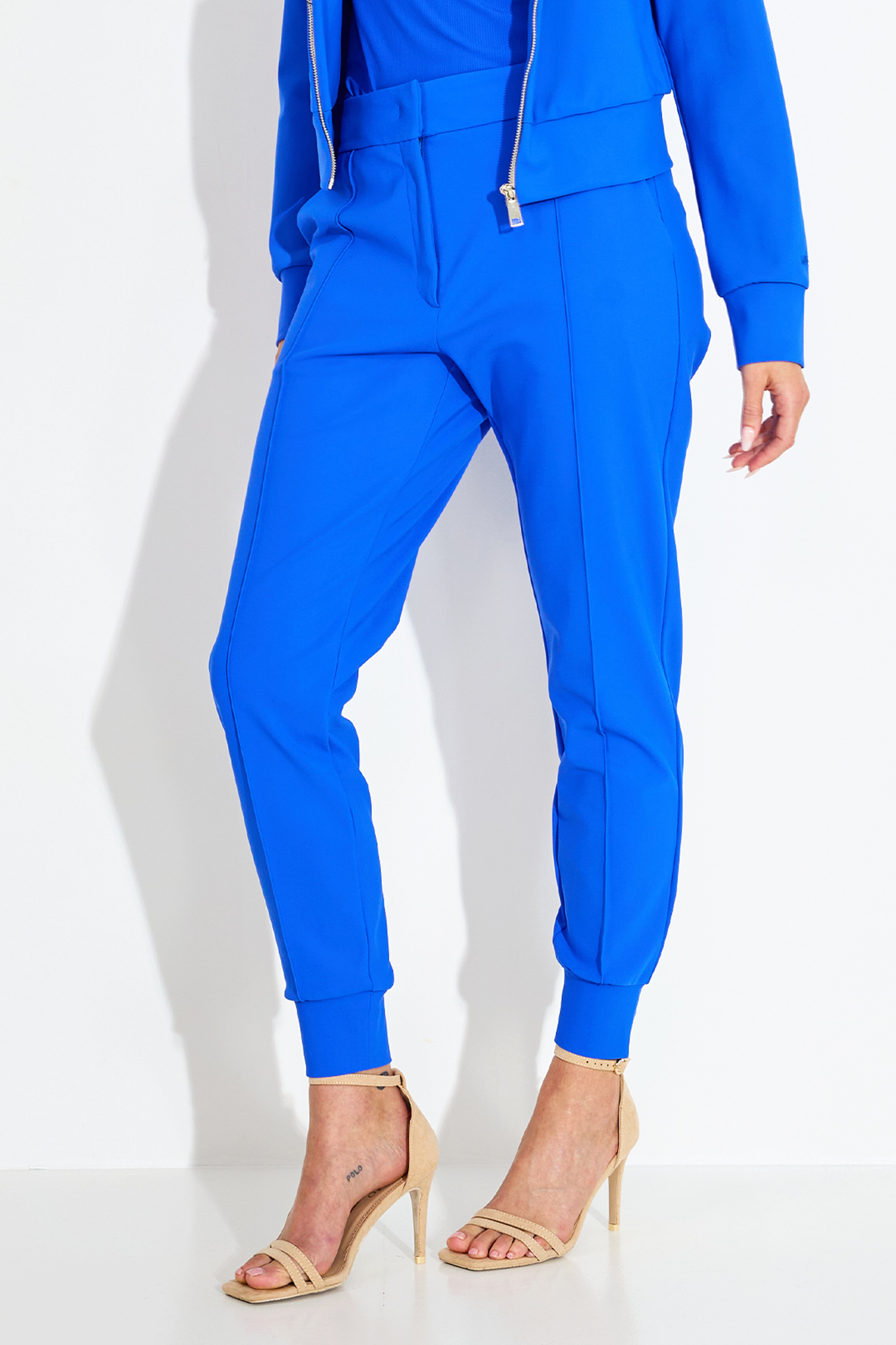 Move Trousers