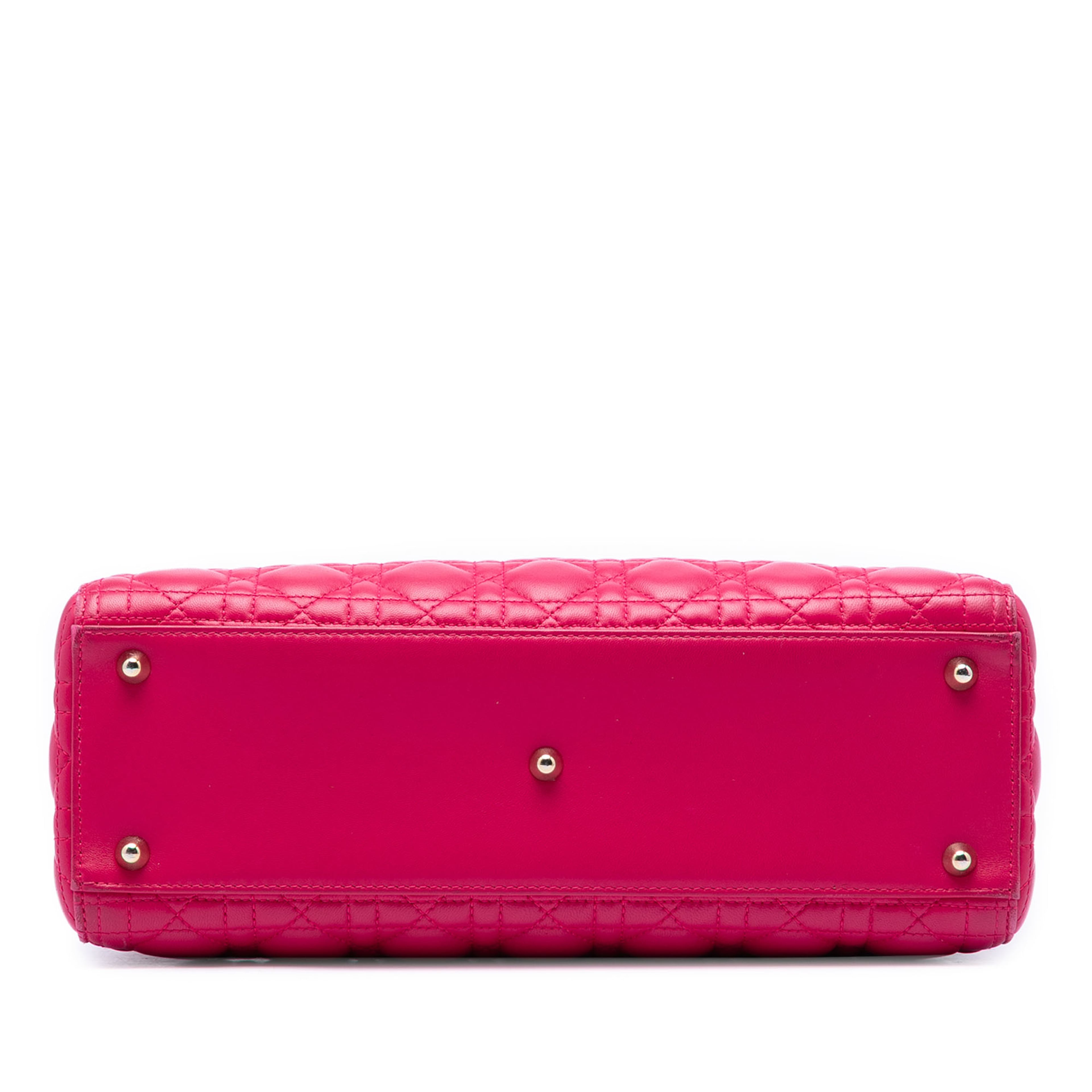 Dior Large Lambskin Cannage Lady Dior, från Luxclusif, i färgen dark pink. Klicka för att öppna bilden i stort format