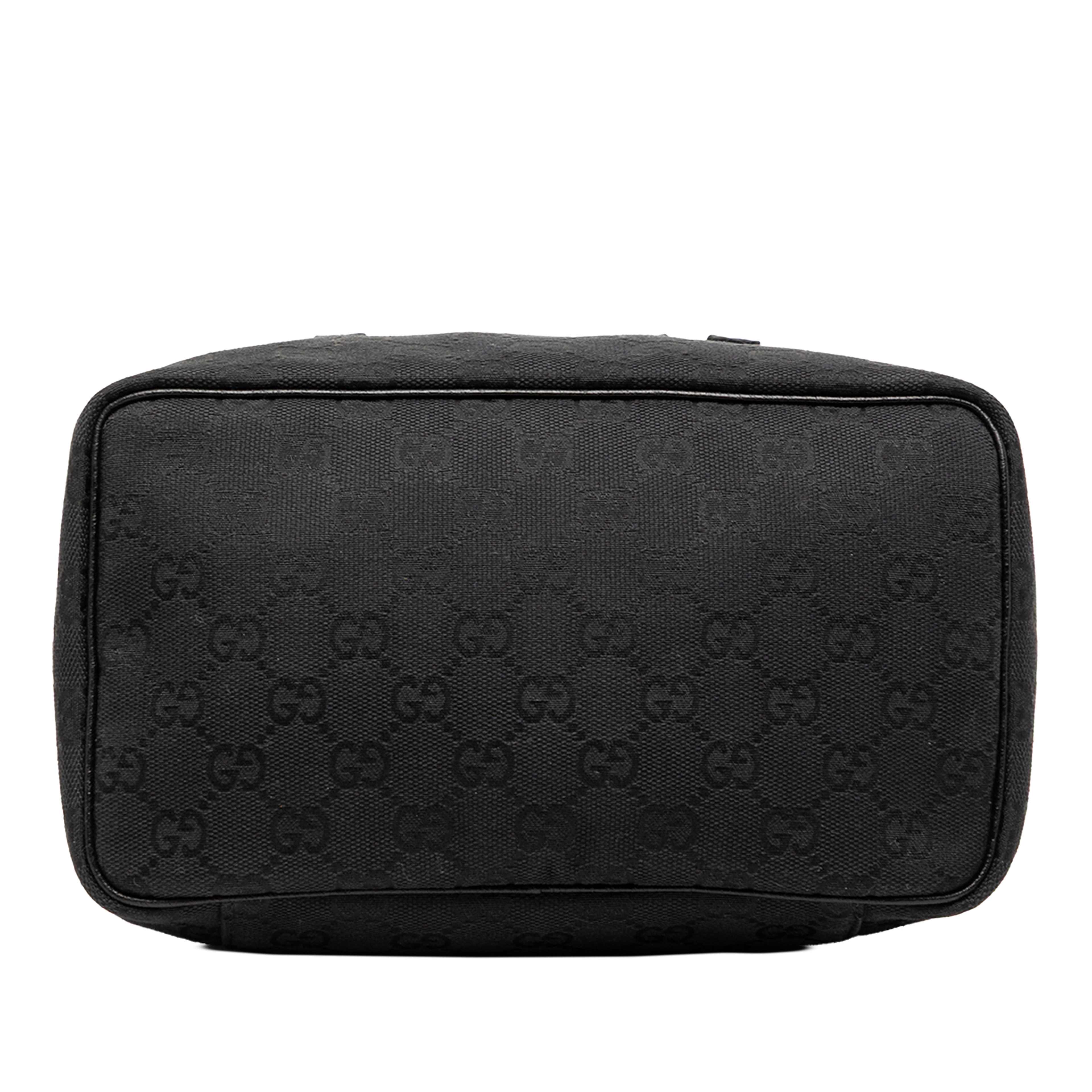 Gucci Gg Canvas Vanity Bag, från Luxclusif, i färgen black. Klicka för att öppna bilden i stort format