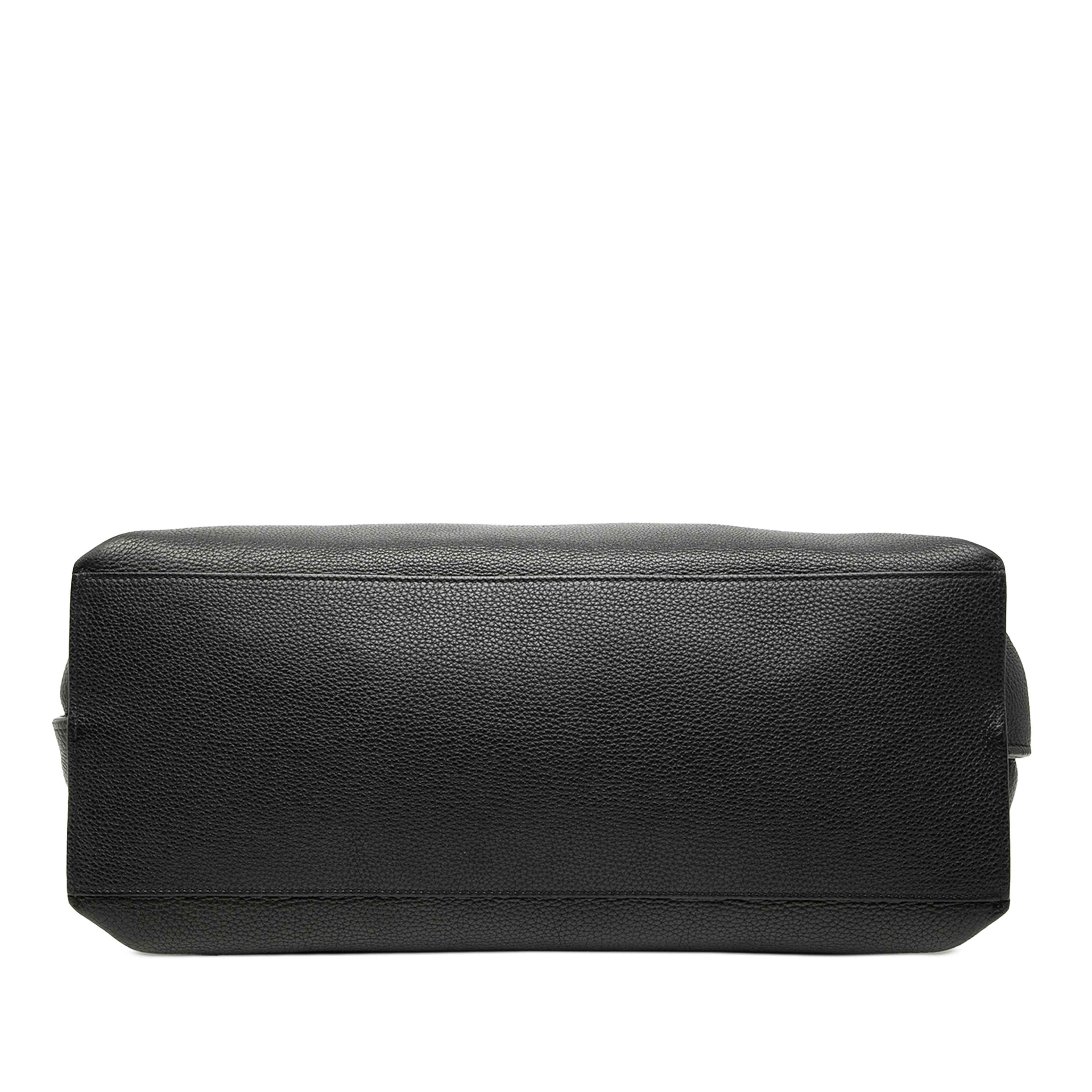 Gucci Large Calfskin Bamboo Daily Satchel, från Luxclusif, i färgen svart. Klicka för att öppna bilden i stort format