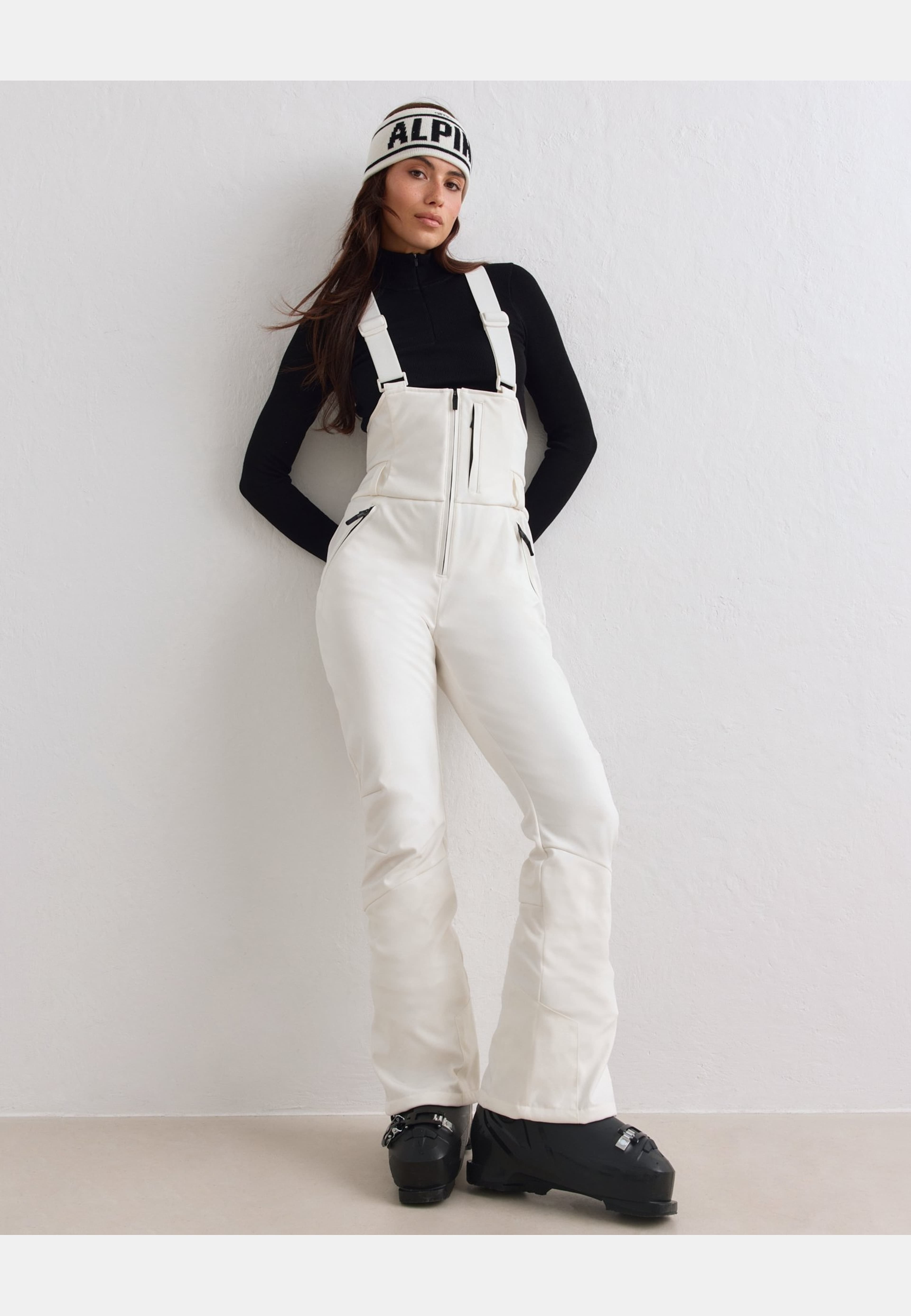 Stretch Thermo Bib Pants, från aim'n, i färgen off white. Klicka för att öppna bilden i stort format