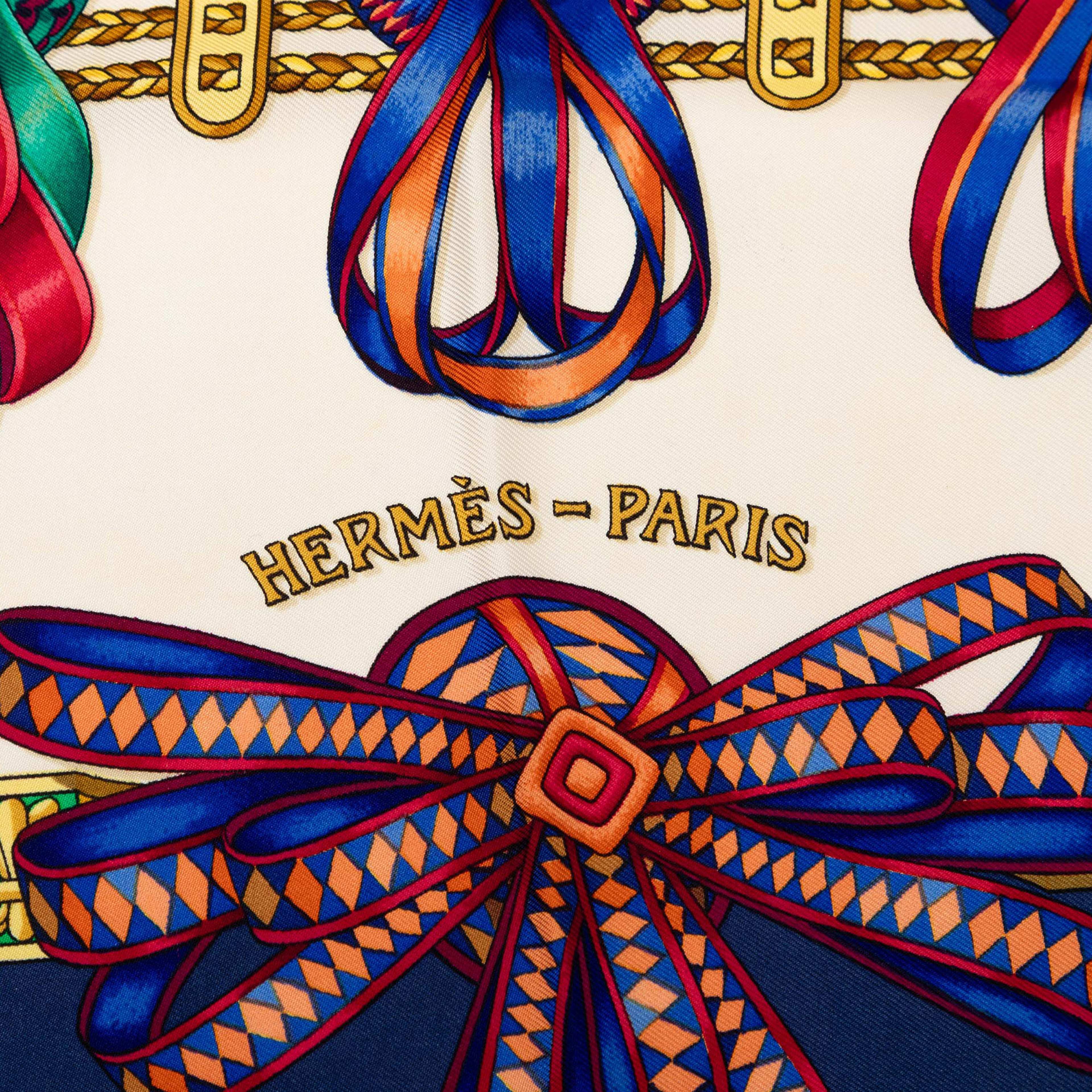 Hermès Les Rubans Du Cheval Silk Scarf 90, från Luxclusif, i färgen blue. Klicka för att öppna bilden i stort format