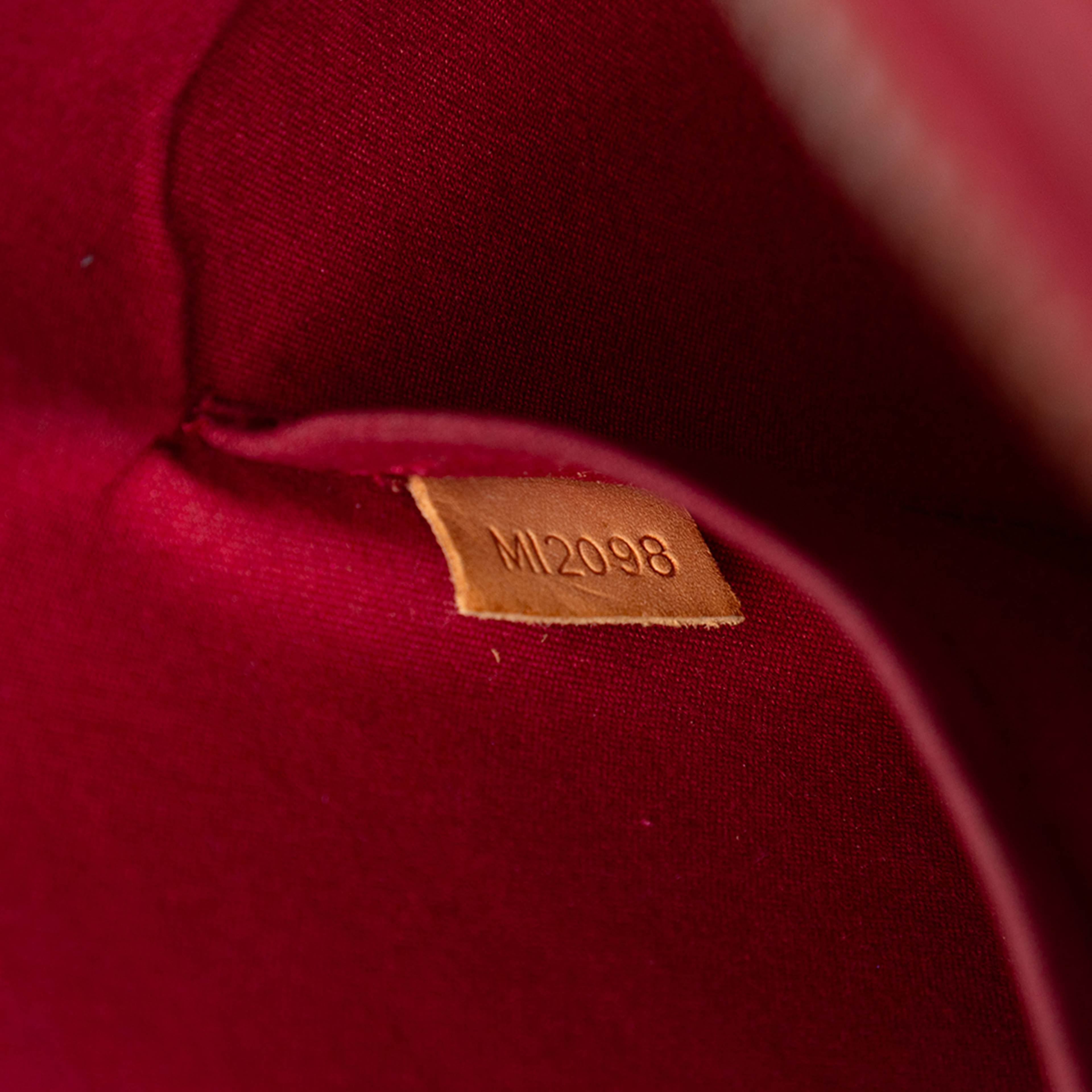 Louis Vuitton Monogram Vernis Alma Gm, från Luxclusif, i färgen röd. Klicka för att öppna bilden i stort format