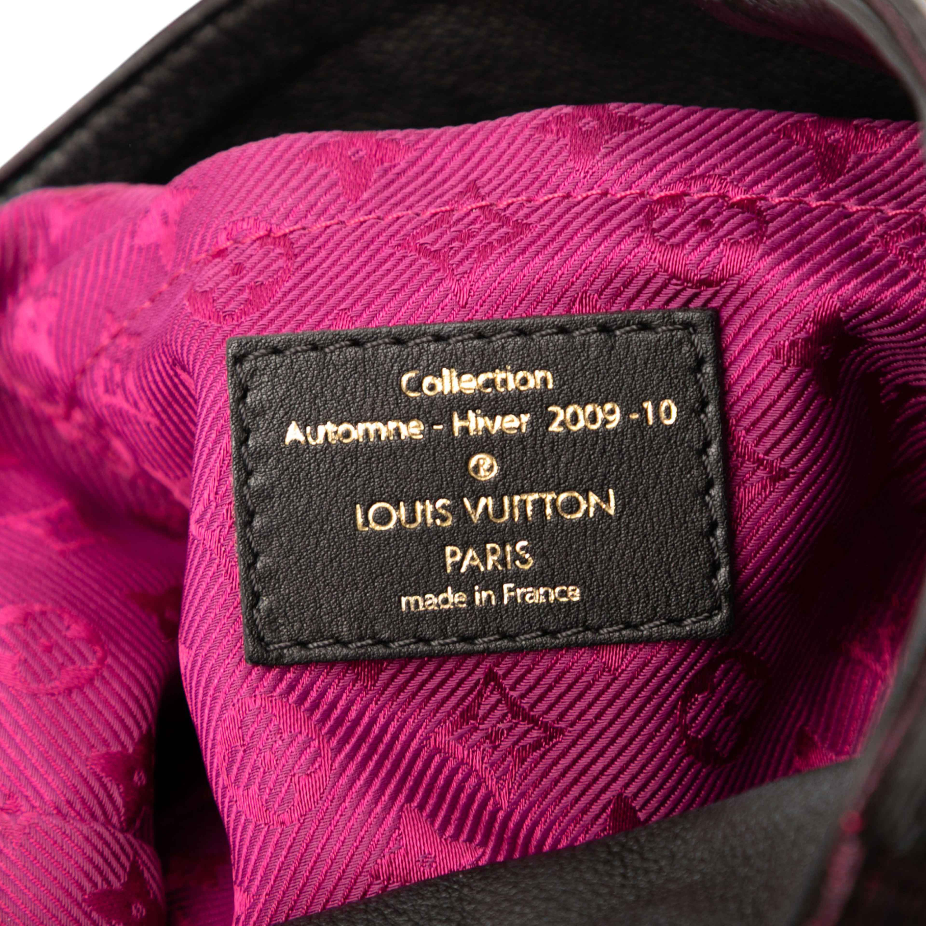 Louis Vuitton Limited Edition Metallic Jacquard Double Jeu Neo Alma Tote, från Luxclusif, i färgen purple. Klicka för att öppna bilden i stort format