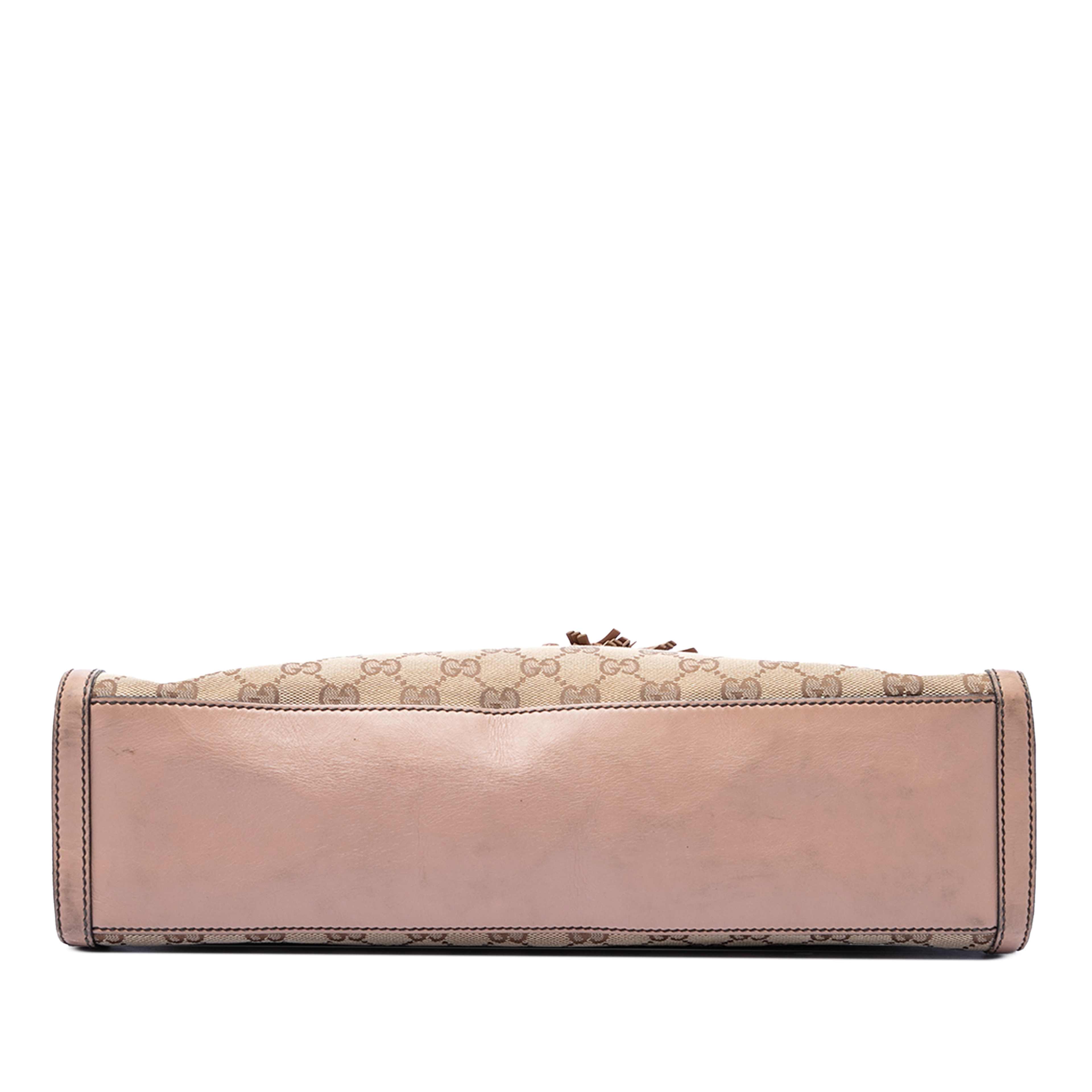 Gucci Large Gg Canvas Emily Shoulder Bag, från Luxclusif, i färgen beige. Klicka för att öppna bilden i stort format