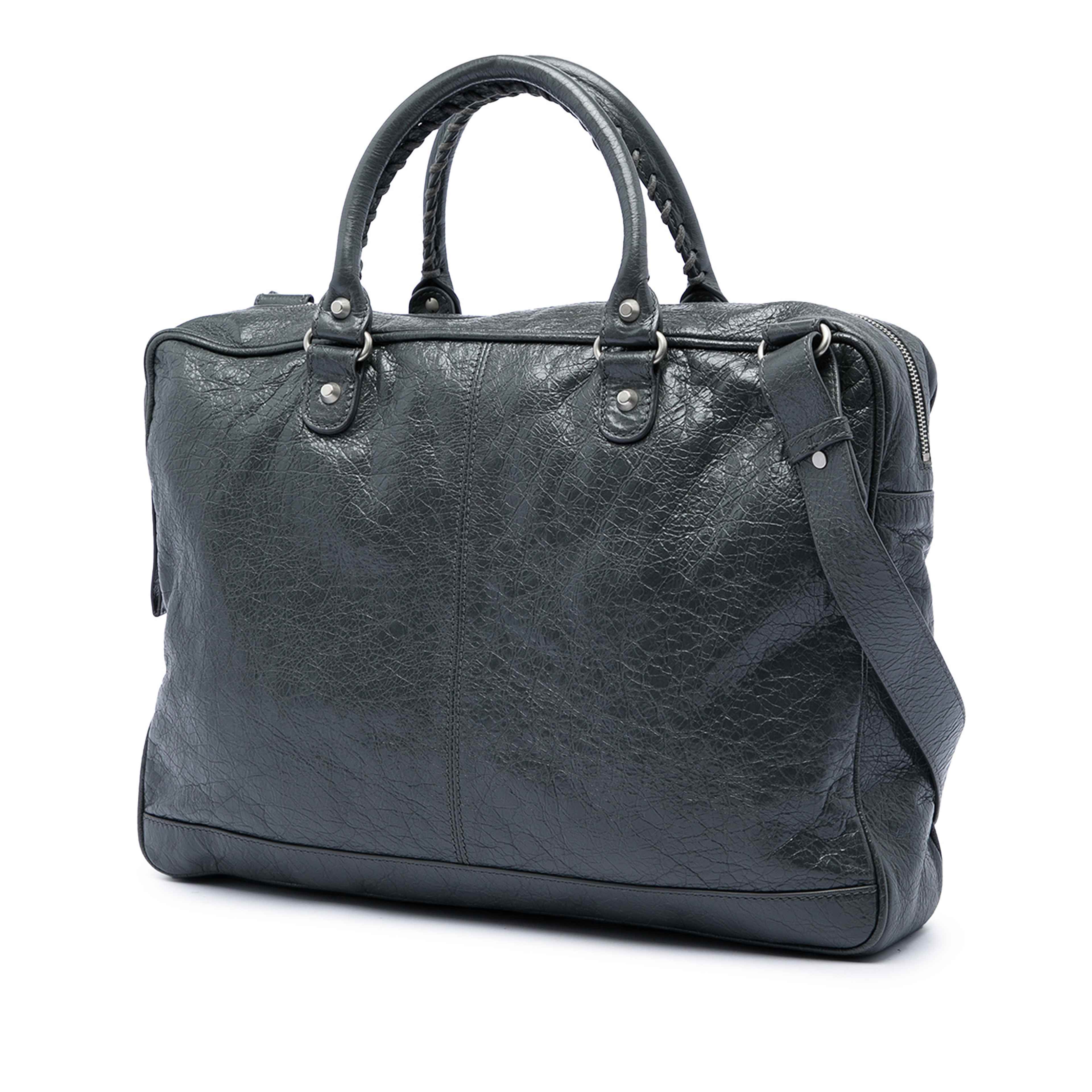 Balenciaga Mini Lambskin Motocross Classic Folder Business Bag, från Luxclusif, i färgen grå. Klicka för att öppna bilden i stort format