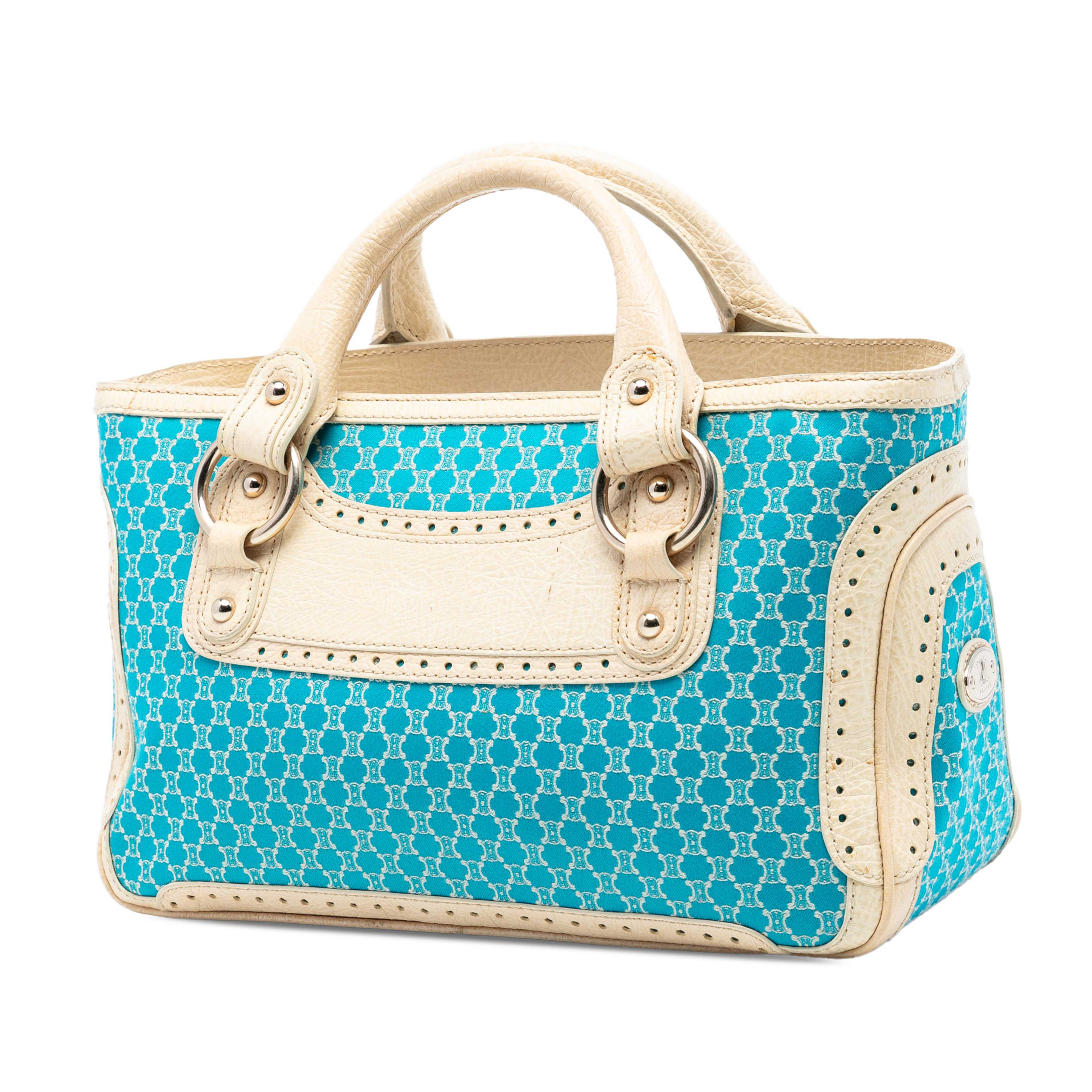 Celine Macadam Canvas Boogie Handbag, från Luxclusif, i färgen blå. Klicka för att öppna bilden i stort format
