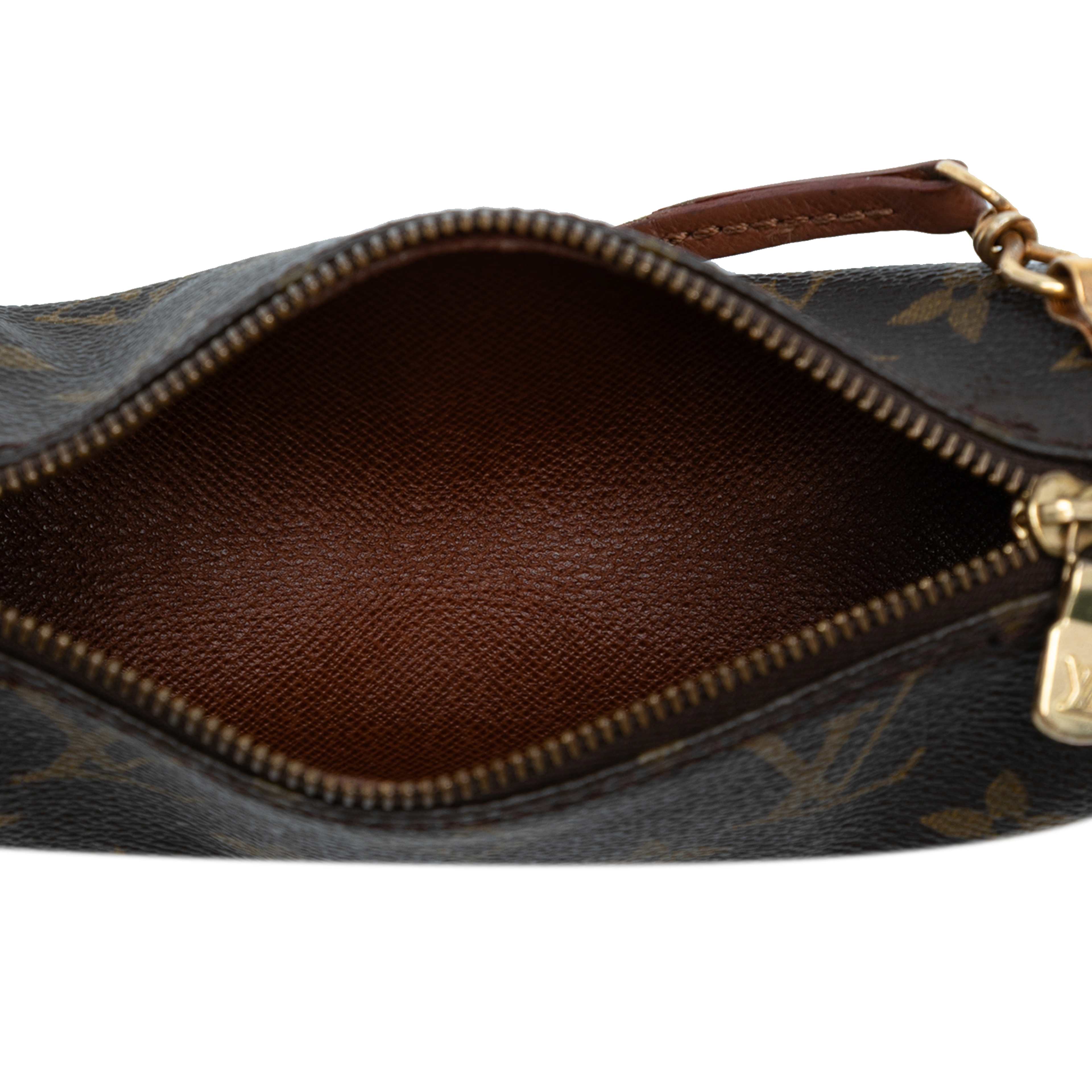 Louis Vuitton Monogram Papillon Pochette, från Luxclusif, i färgen brown. Klicka för att öppna bilden i stort format