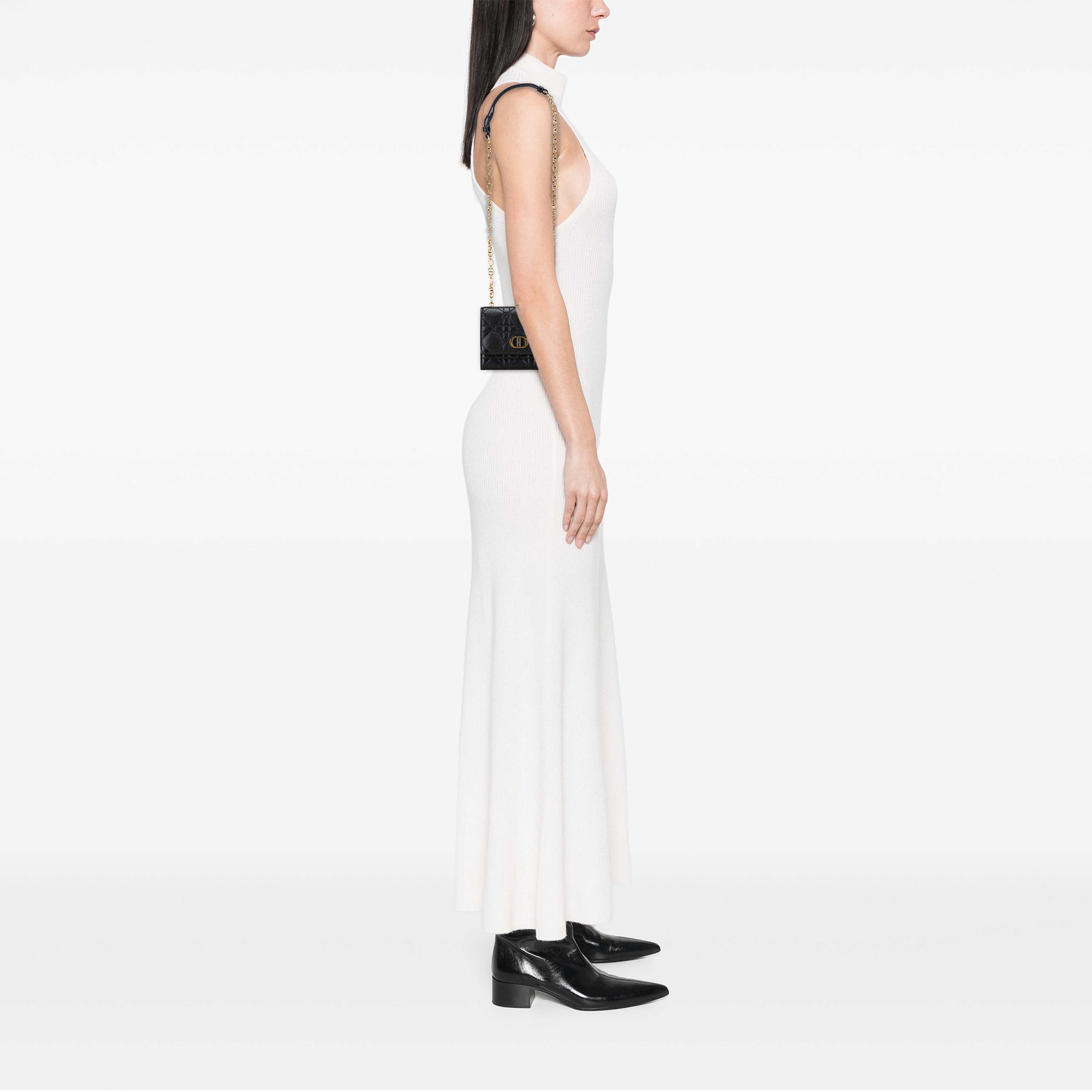 Dior Calfskin Cannage Caro Chain Belt Bag, från Luxclusif, i färgen svart. Klicka för att öppna bilden i stort format