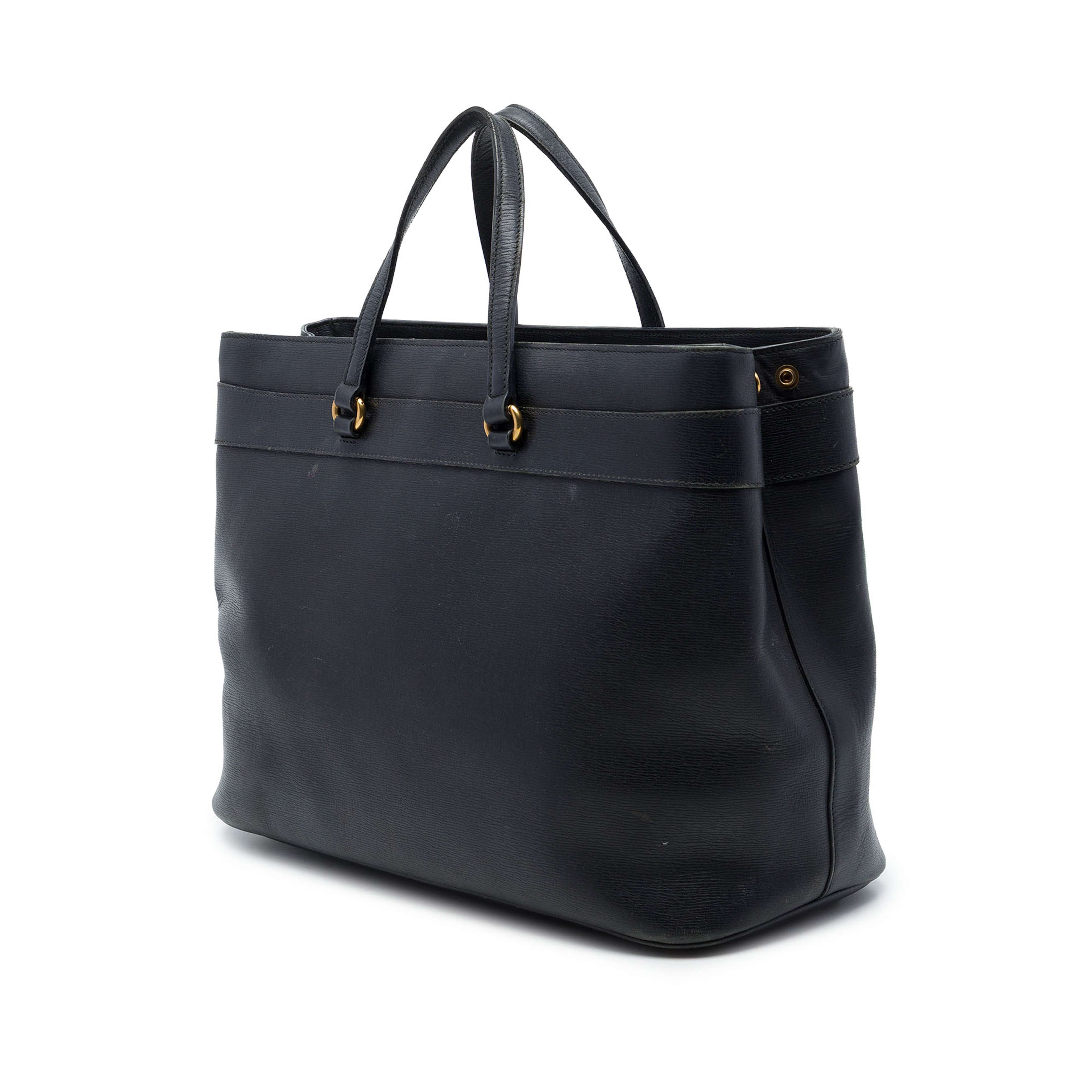 Gucci Calfskin Bright Bit Tote, från Luxclusif, i färgen svart. Klicka för att öppna bilden i stort format