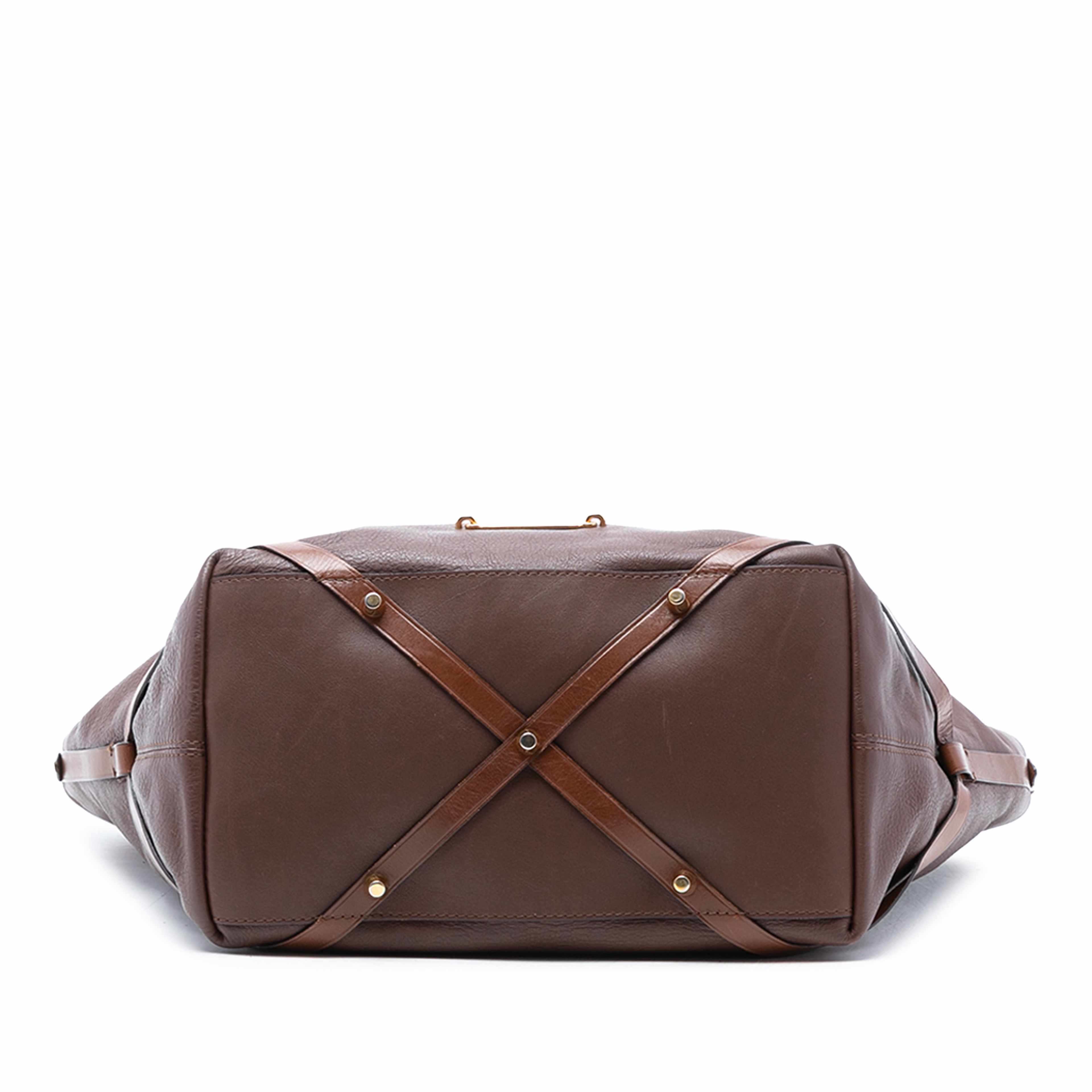 Burberry Medium House Check Trimmed Leather Salisbury Tote, från Luxclusif, i färgen brown. Klicka för att öppna bilden i stort format