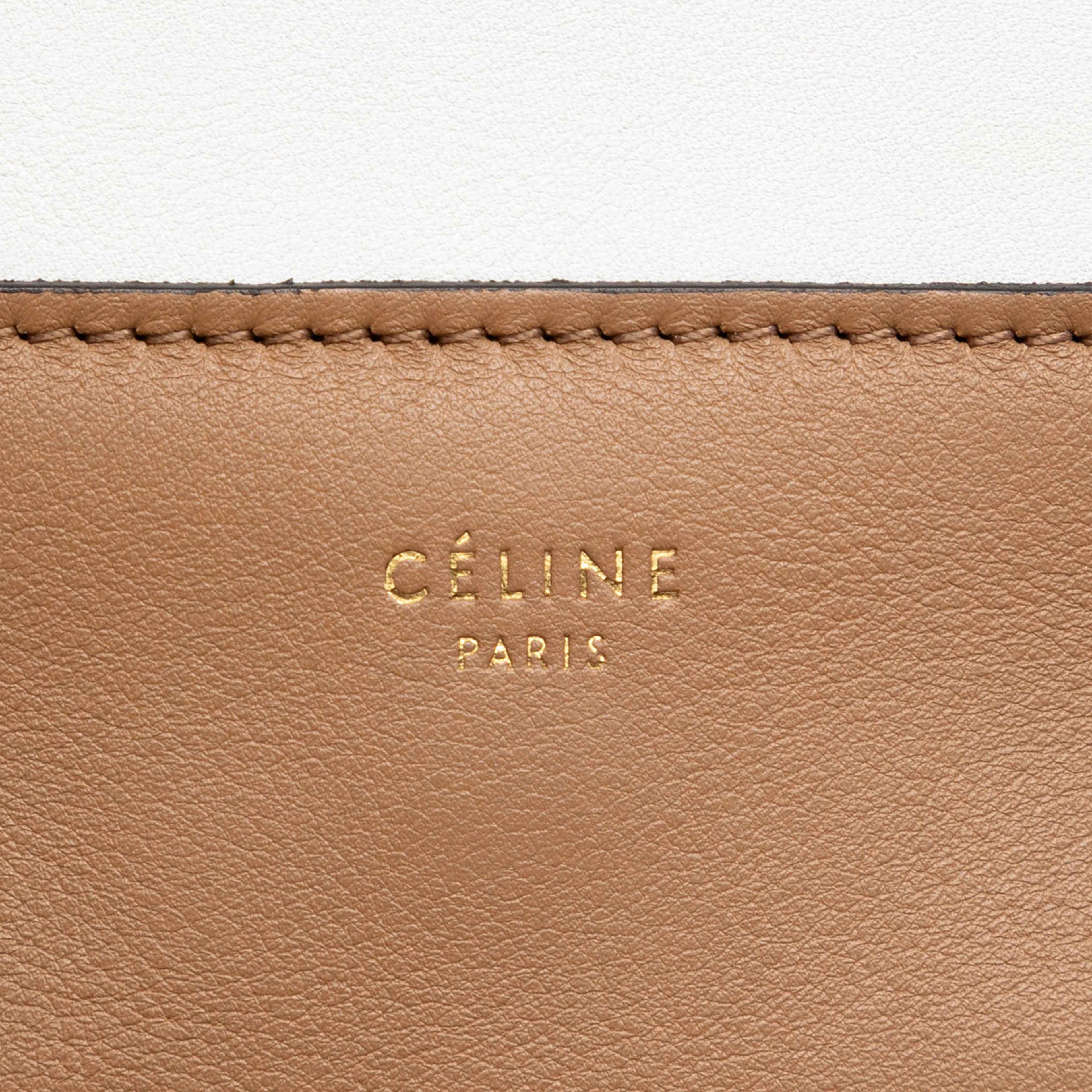 Celine Leather Frame Shoulder Bag, från Luxclusif, i färgen white. Klicka för att öppna bilden i stort format