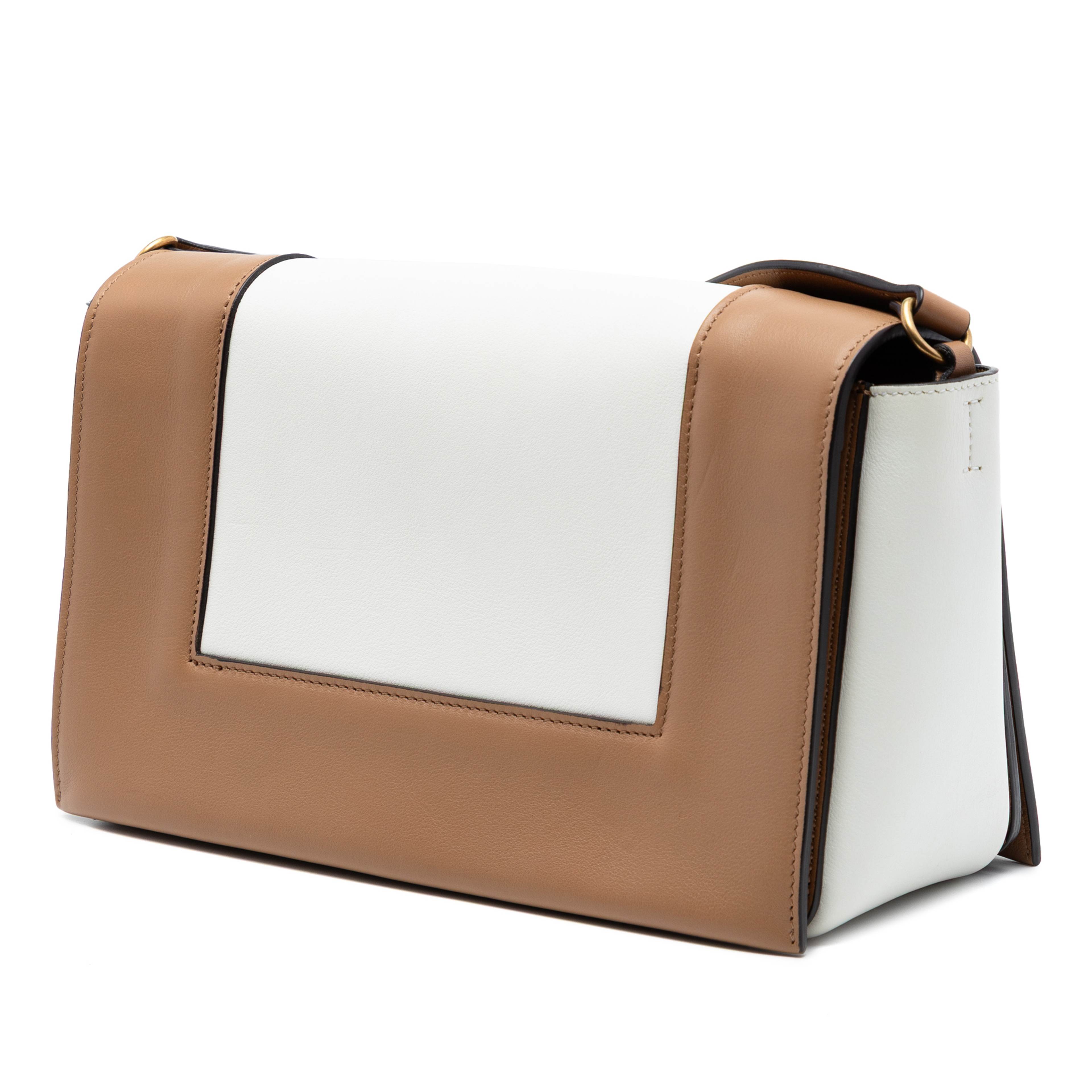 Celine Leather Frame Shoulder Bag, från Luxclusif, i färgen white. Klicka för att öppna bilden i stort format