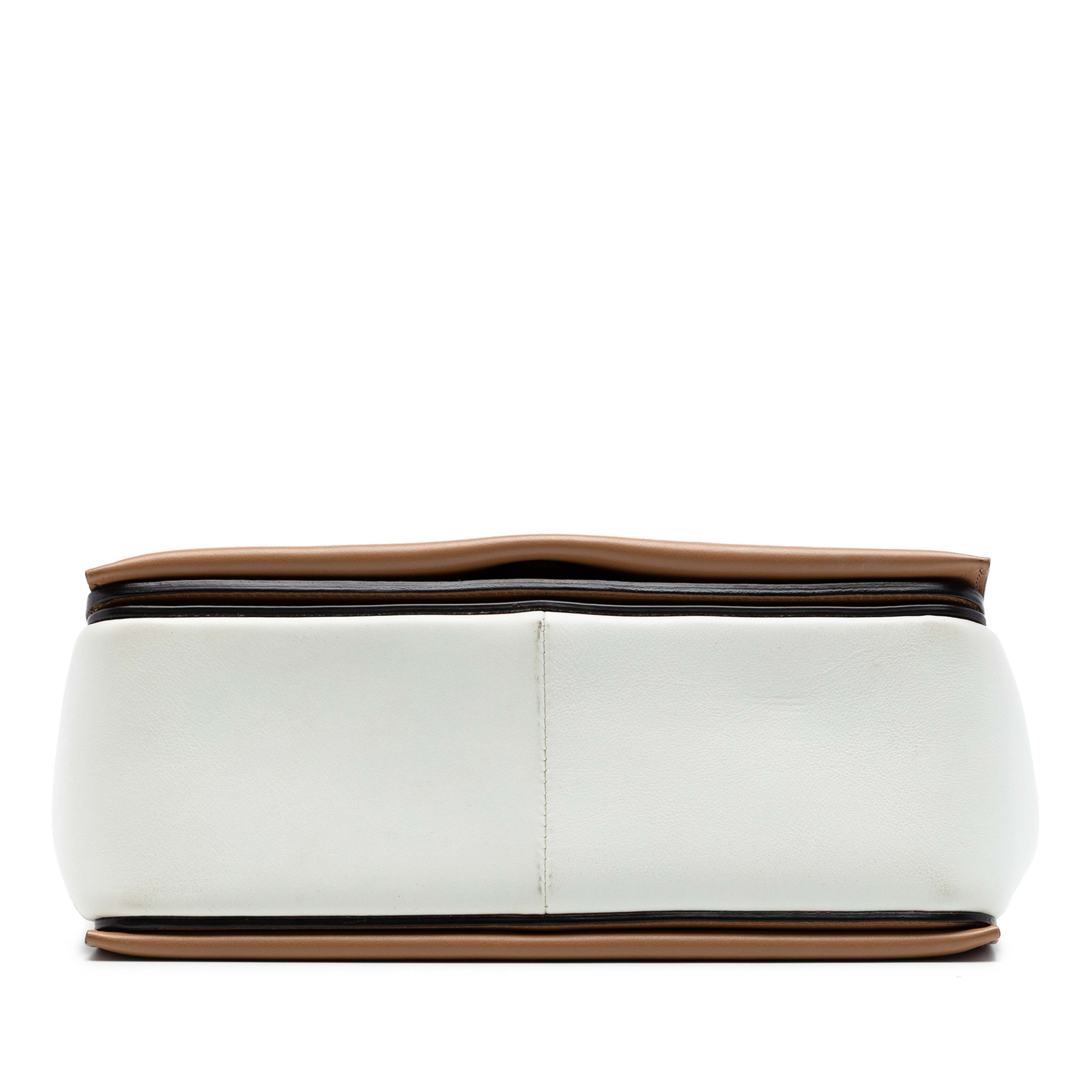 Celine Leather Frame Shoulder Bag, från Luxclusif, i färgen white. Klicka för att öppna bilden i stort format