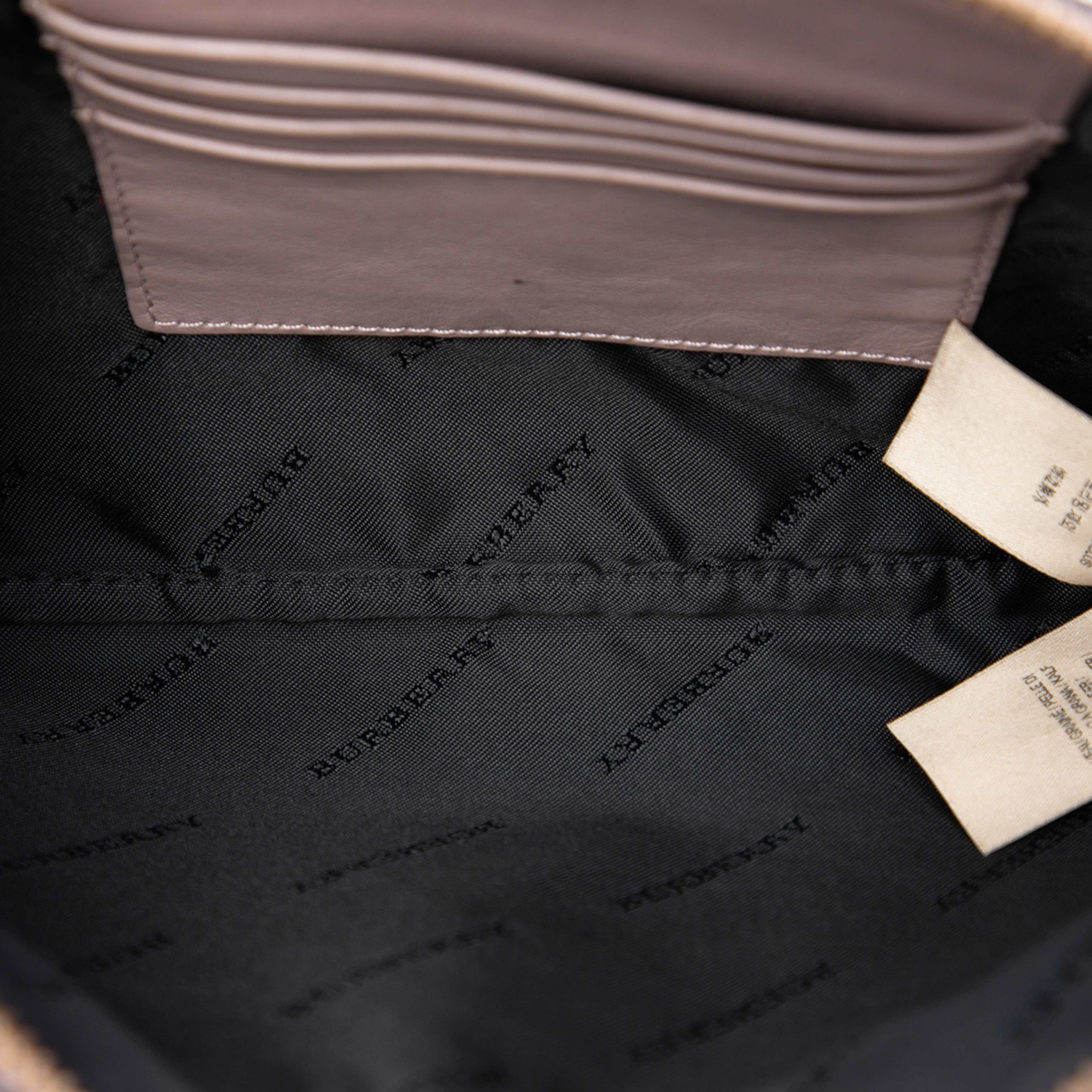 Burberry House Check Canvas Derby Peyton Crossbody, från Luxclusif, i färgen light brown. Klicka för att öppna bilden i stort format