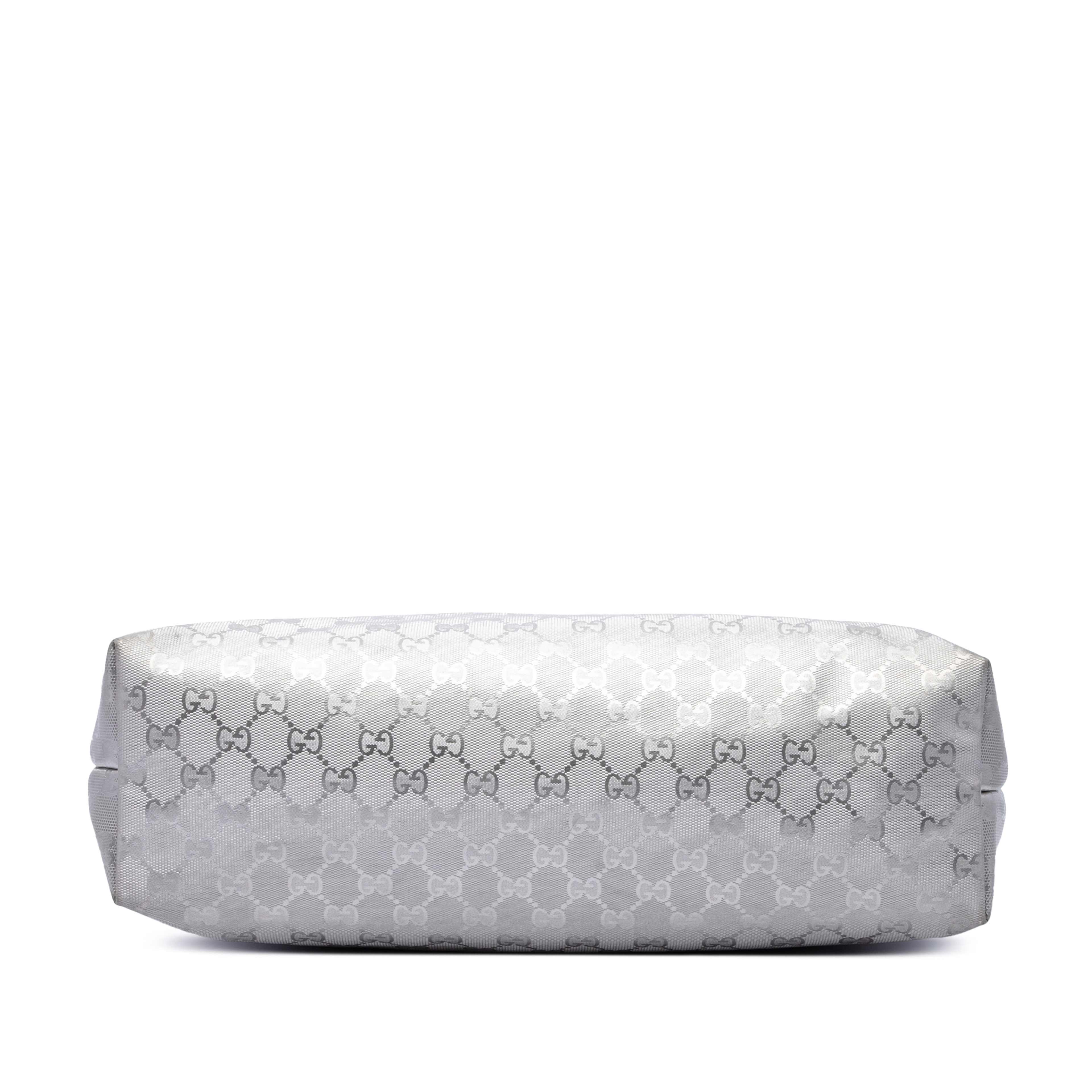 Gucci Medium Gg Imprime Tote, från Luxclusif, i färgen silver. Klicka för att öppna bilden i stort format