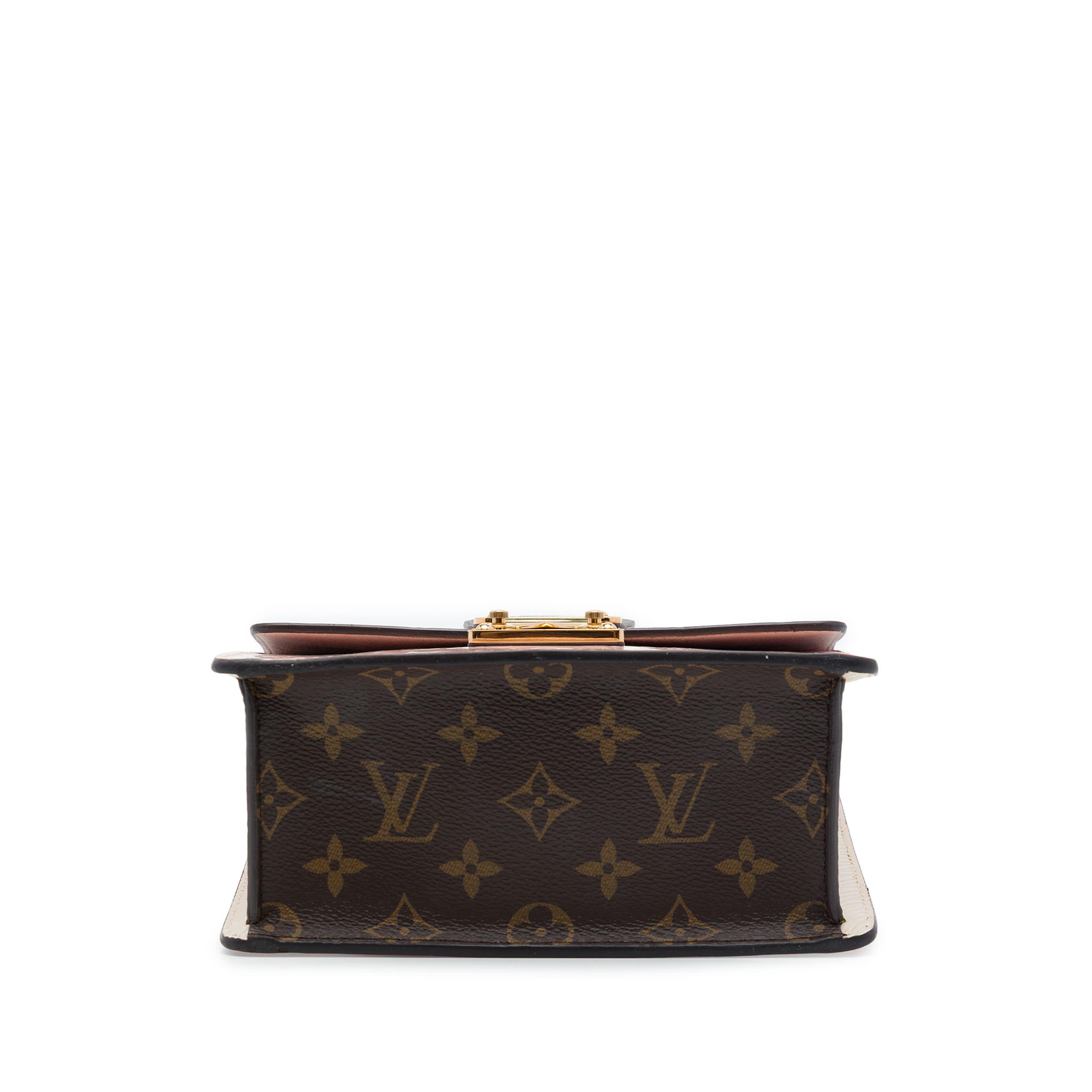 Louis Vuitton Monogram Vernis Spring Street, från Luxclusif, i färgen rosa. Klicka för att öppna bilden i stort format