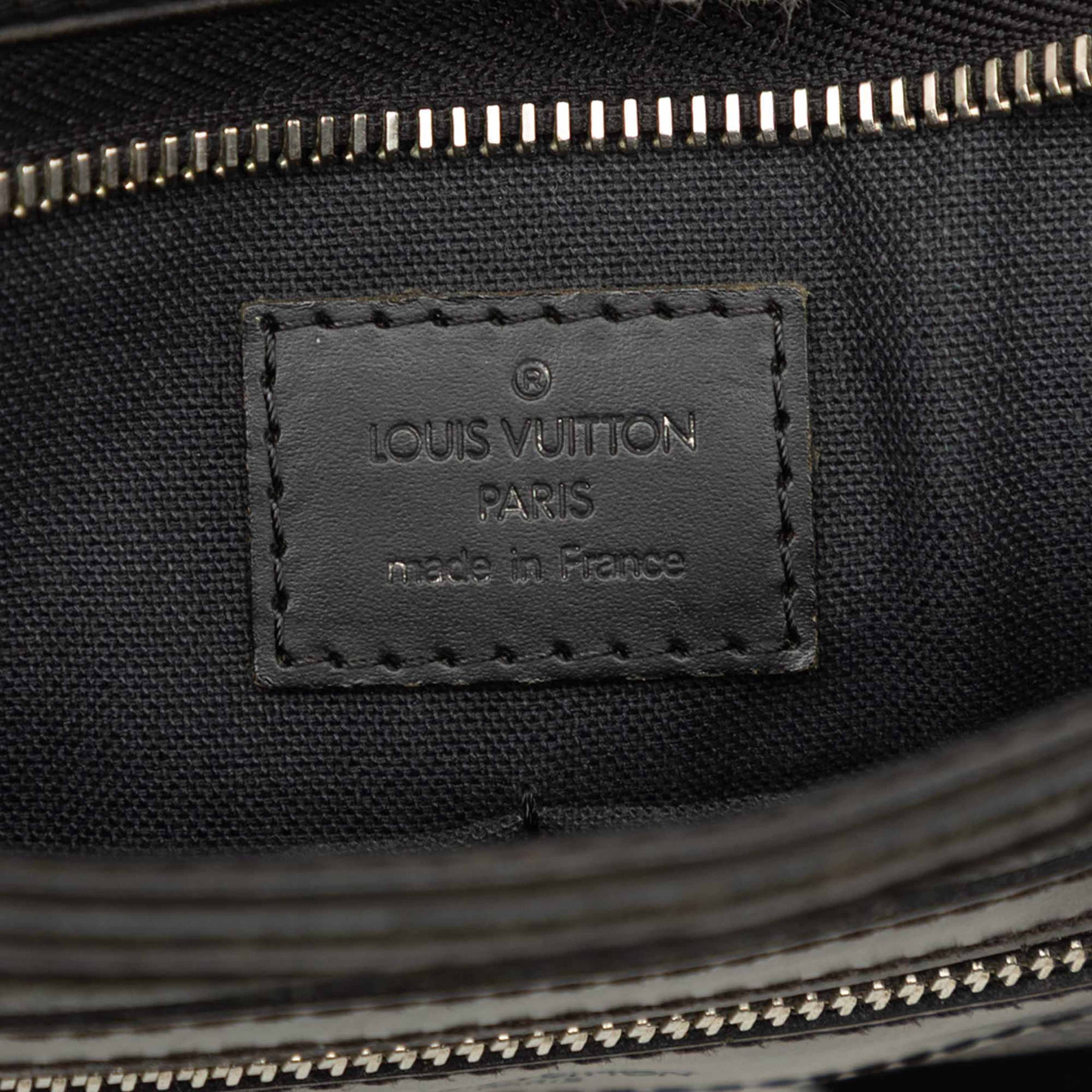 Louis Vuitton Damier Graphite Thomas, från Luxclusif, i färgen svart. Klicka för att öppna bilden i stort format