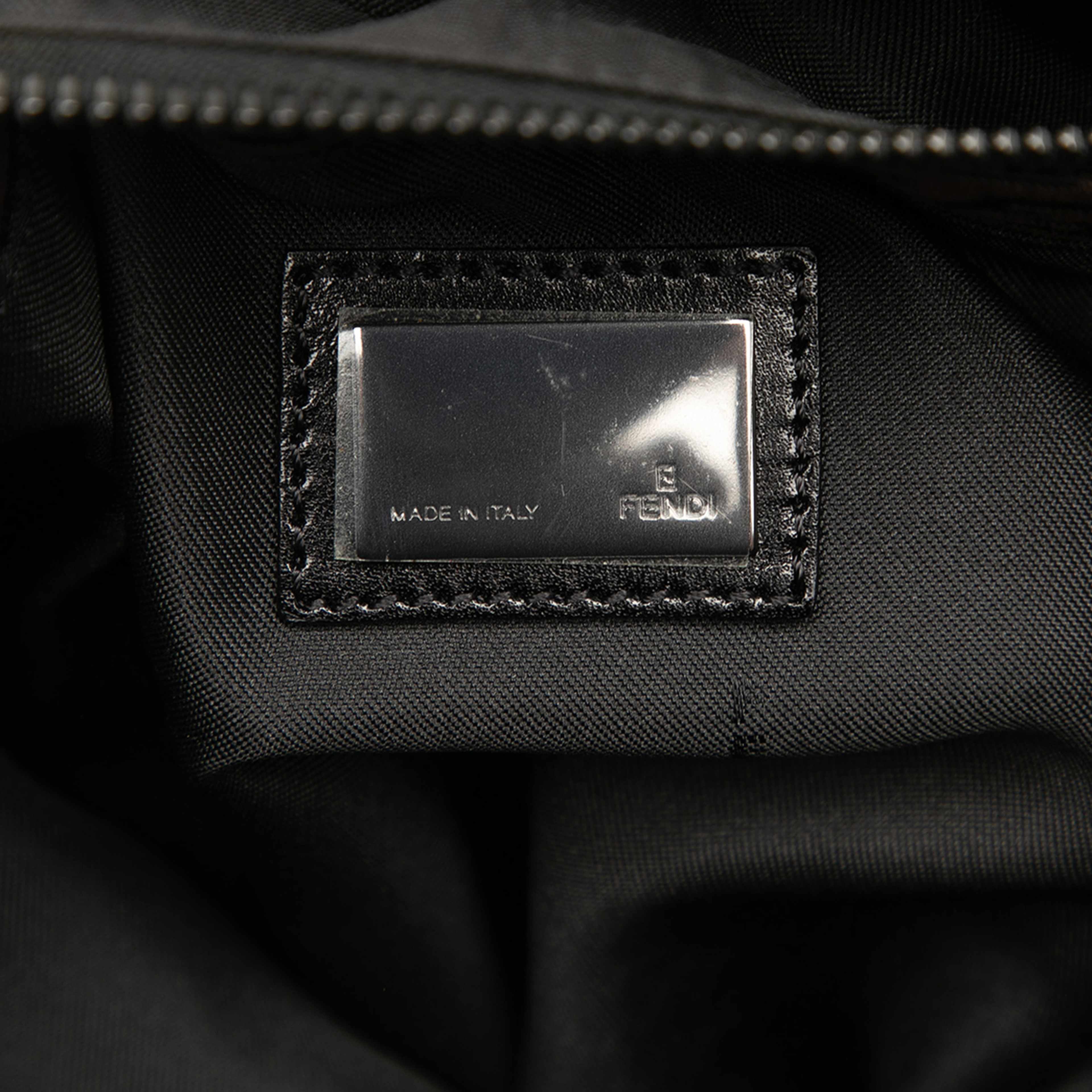 Fendi Zucchino Canvas Tote, från Luxclusif, i färgen dark brown. Klicka för att öppna bilden i stort format