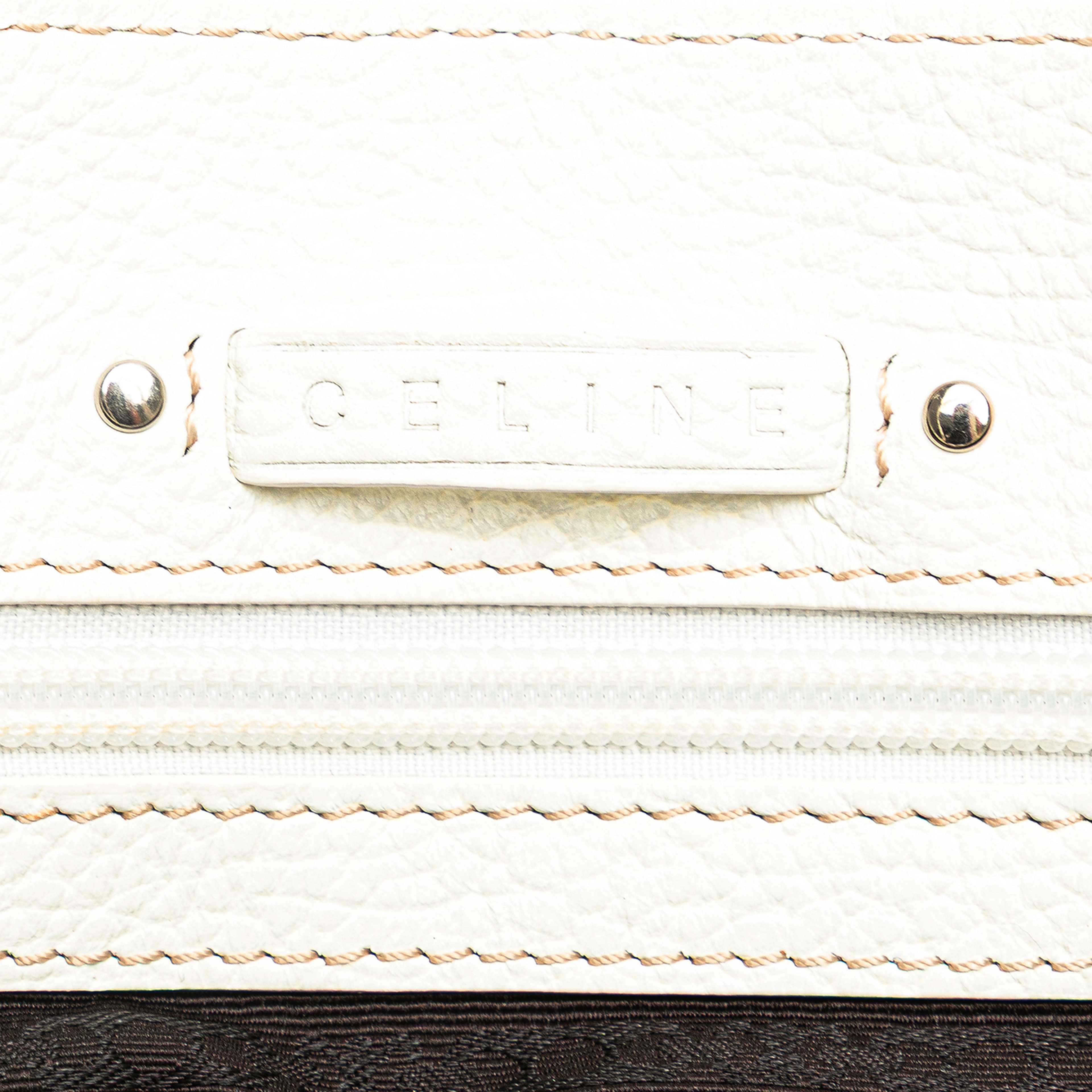 Celine Macadam Denim Tote, från Luxclusif, i färgen denim. Klicka för att öppna bilden i stort format