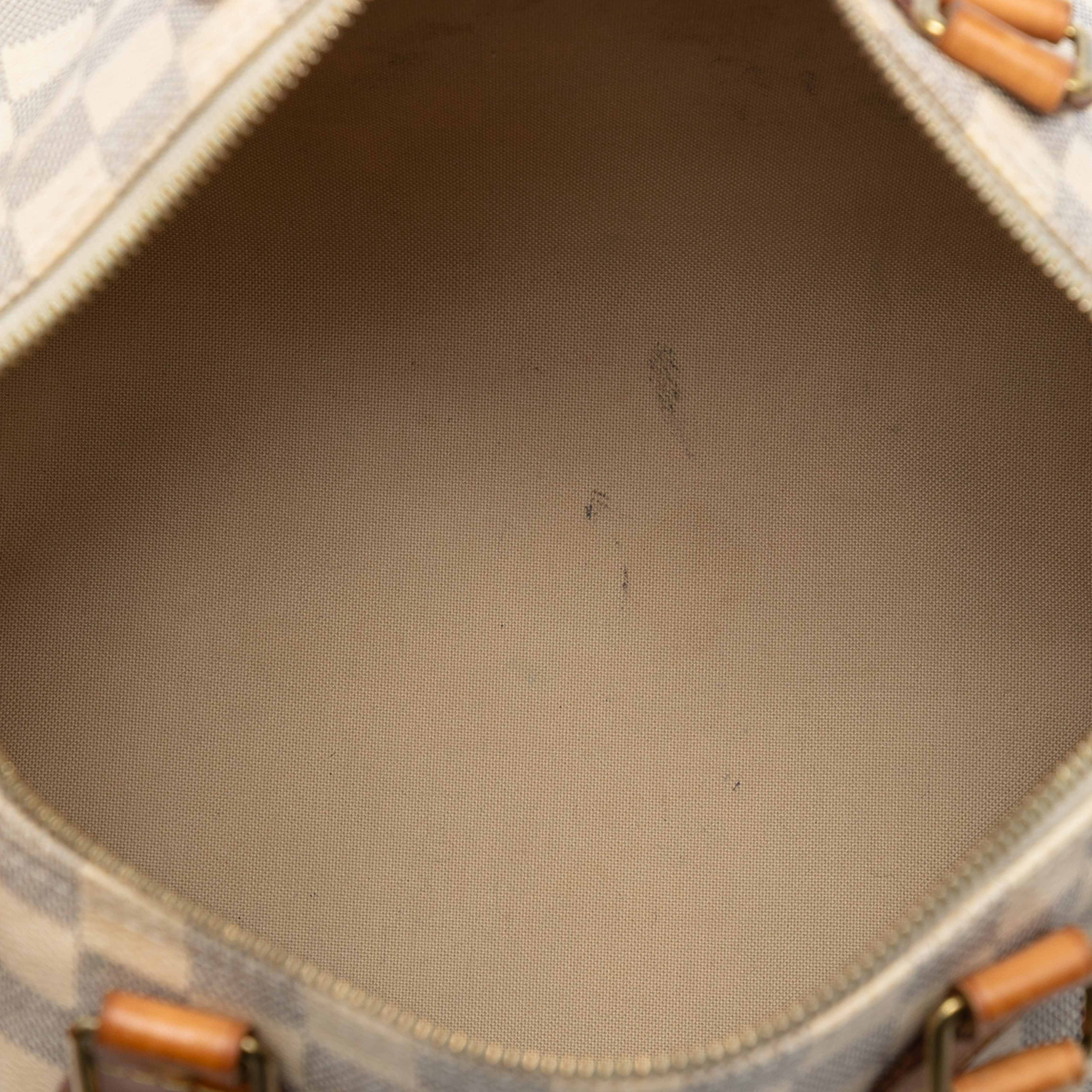 Louis Vuitton Damier Azur Speedy 30, från Luxclusif, i färgen white. Klicka för att öppna bilden i stort format