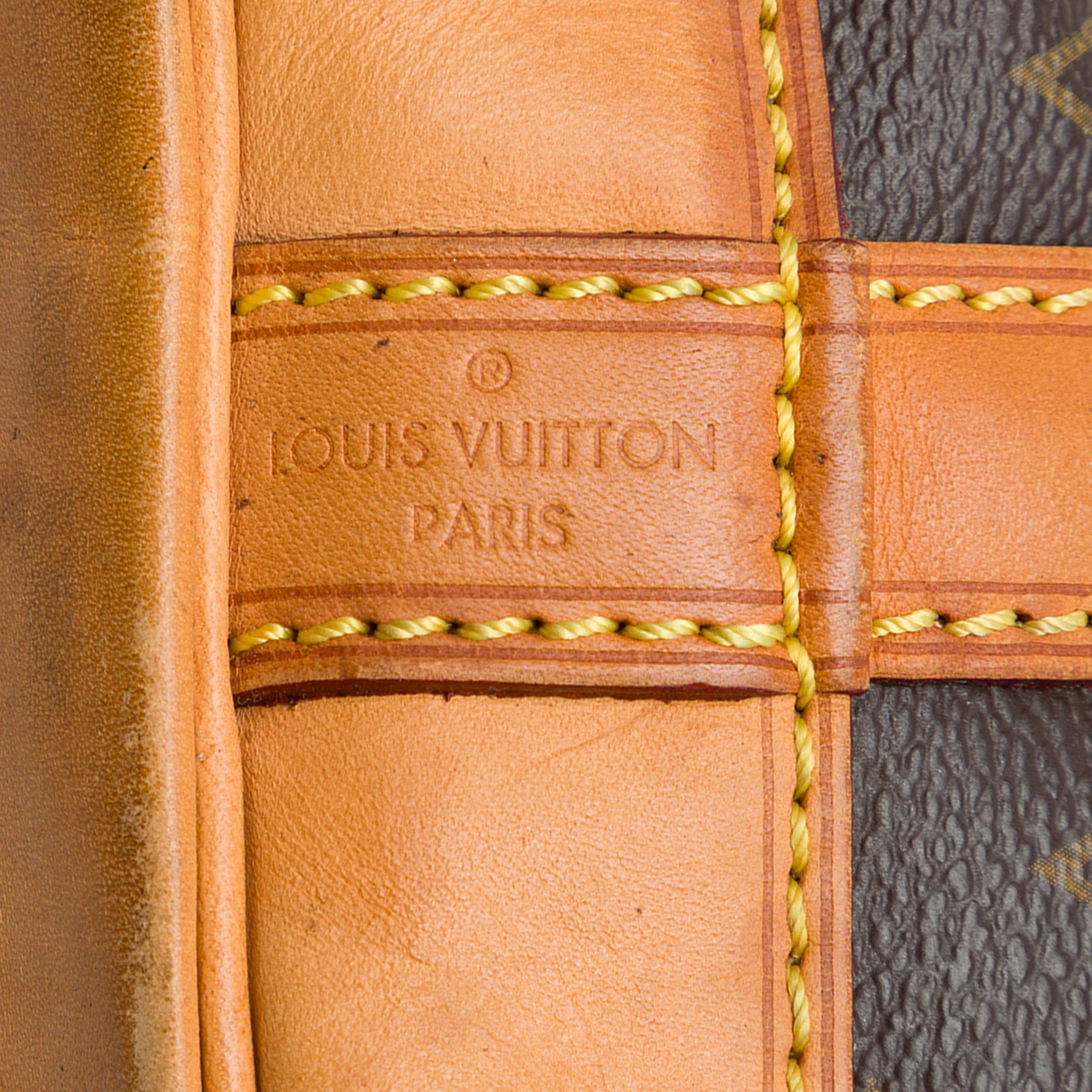 Louis Vuitton Monogram Petit Noe, från Luxclusif, i färgen brun. Klicka för att öppna bilden i stort format