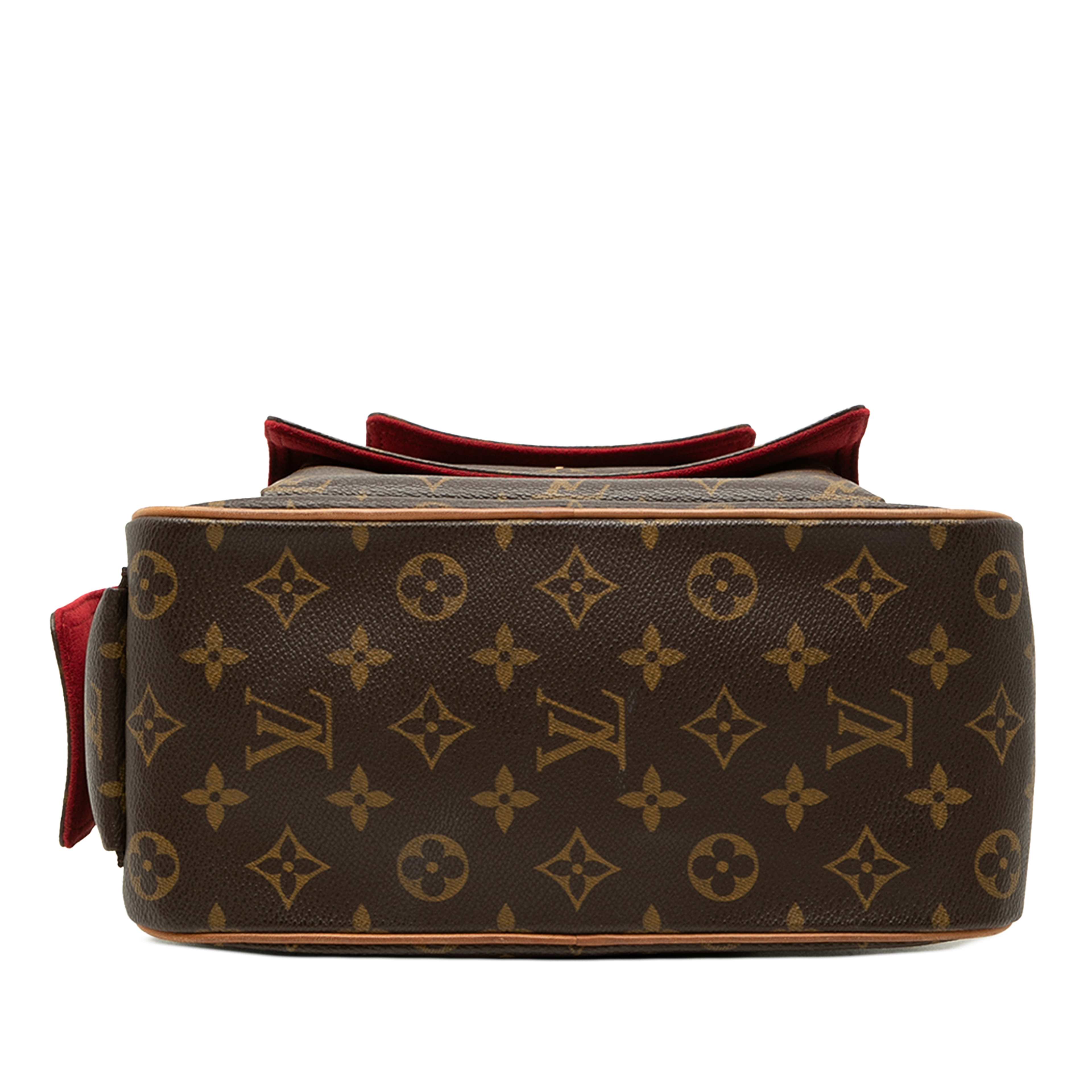 Louis Vuitton Monogram Excentri Cite, från Luxclusif, i färgen brun. Klicka för att öppna bilden i stort format