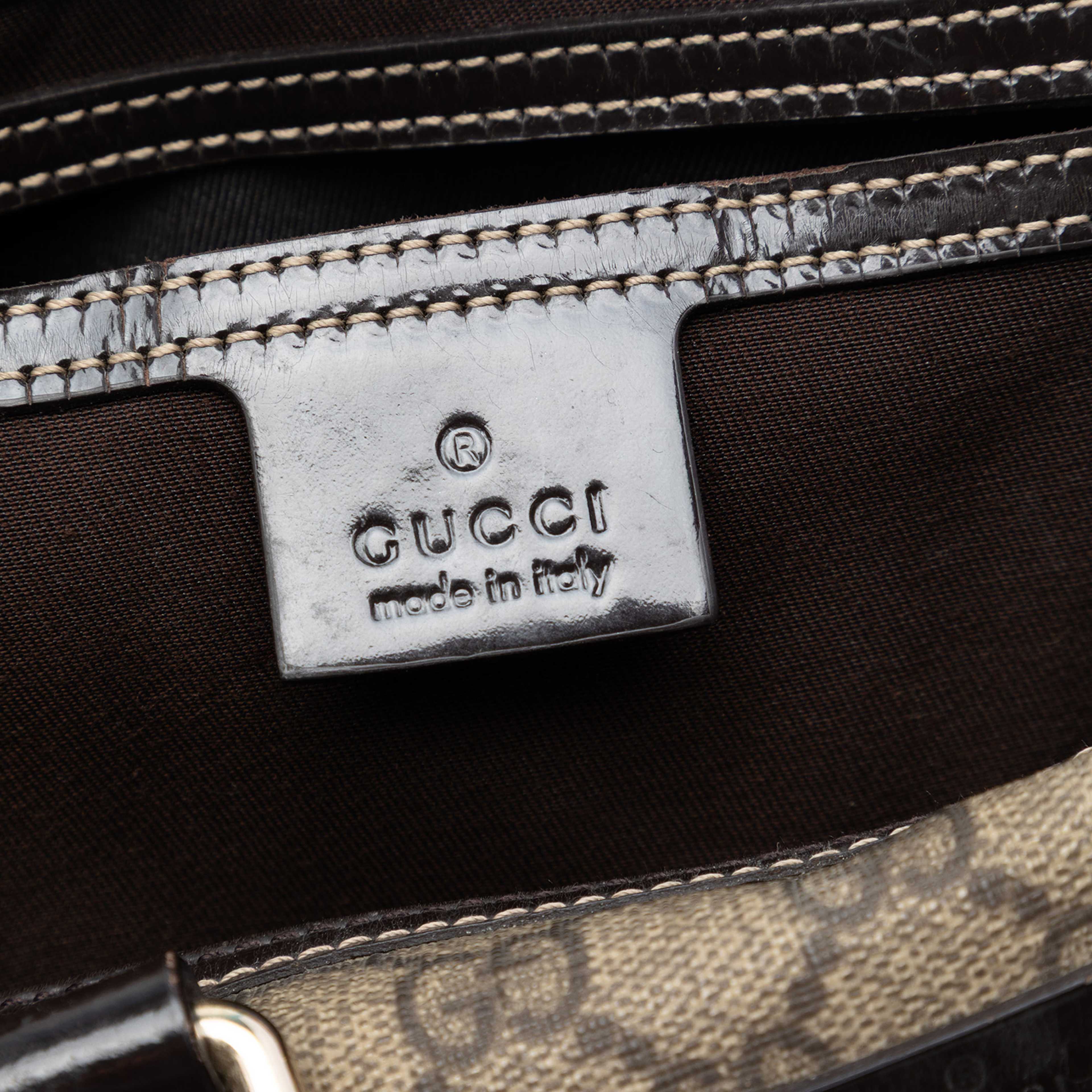 Gucci Medium Gg Supreme Joy Boston Bag, från Luxclusif, i färgen beige. Klicka för att öppna bilden i stort format