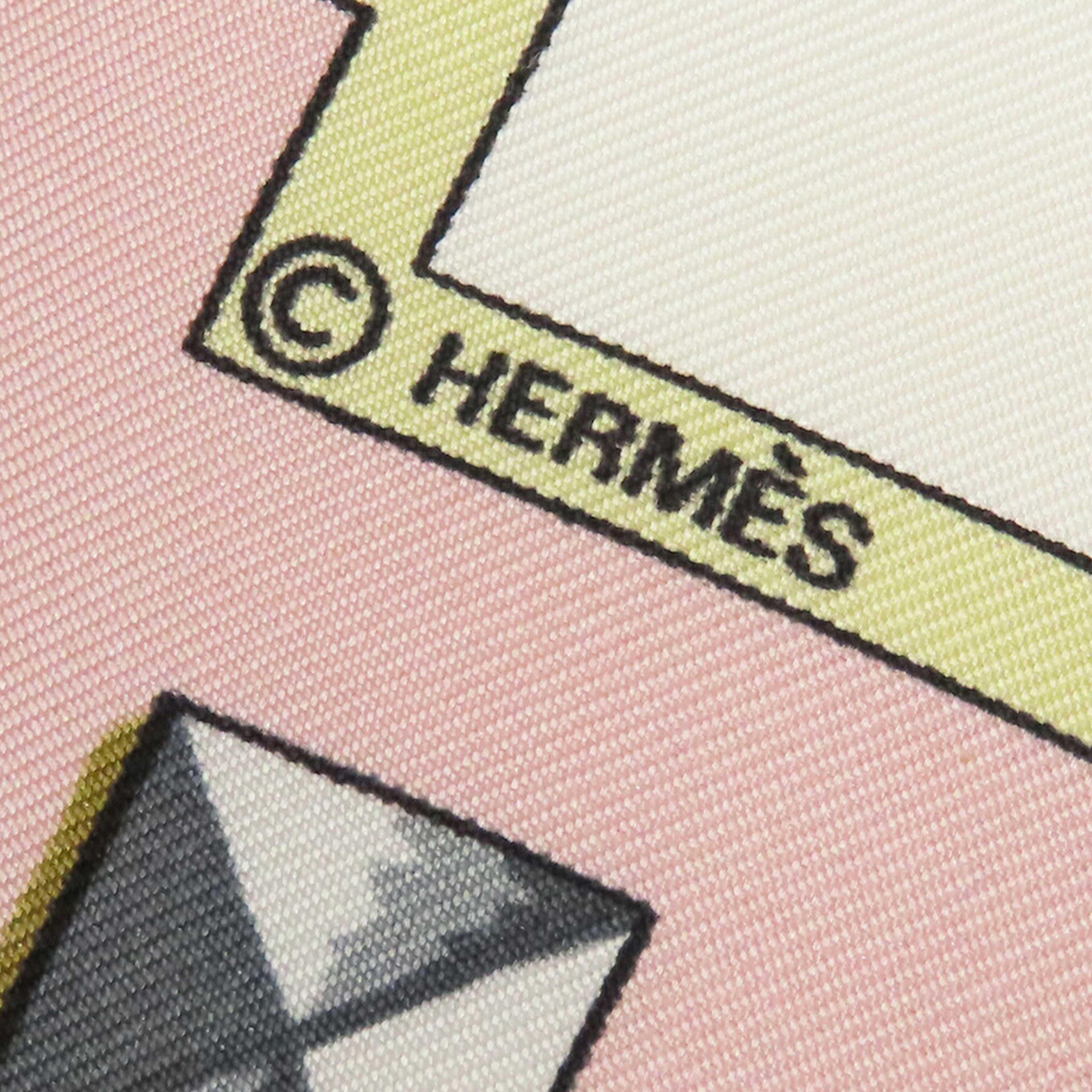 Hermès Les Cles Silk Scarf 90, från Luxclusif, i färgen light pink. Klicka för att öppna bilden i stort format