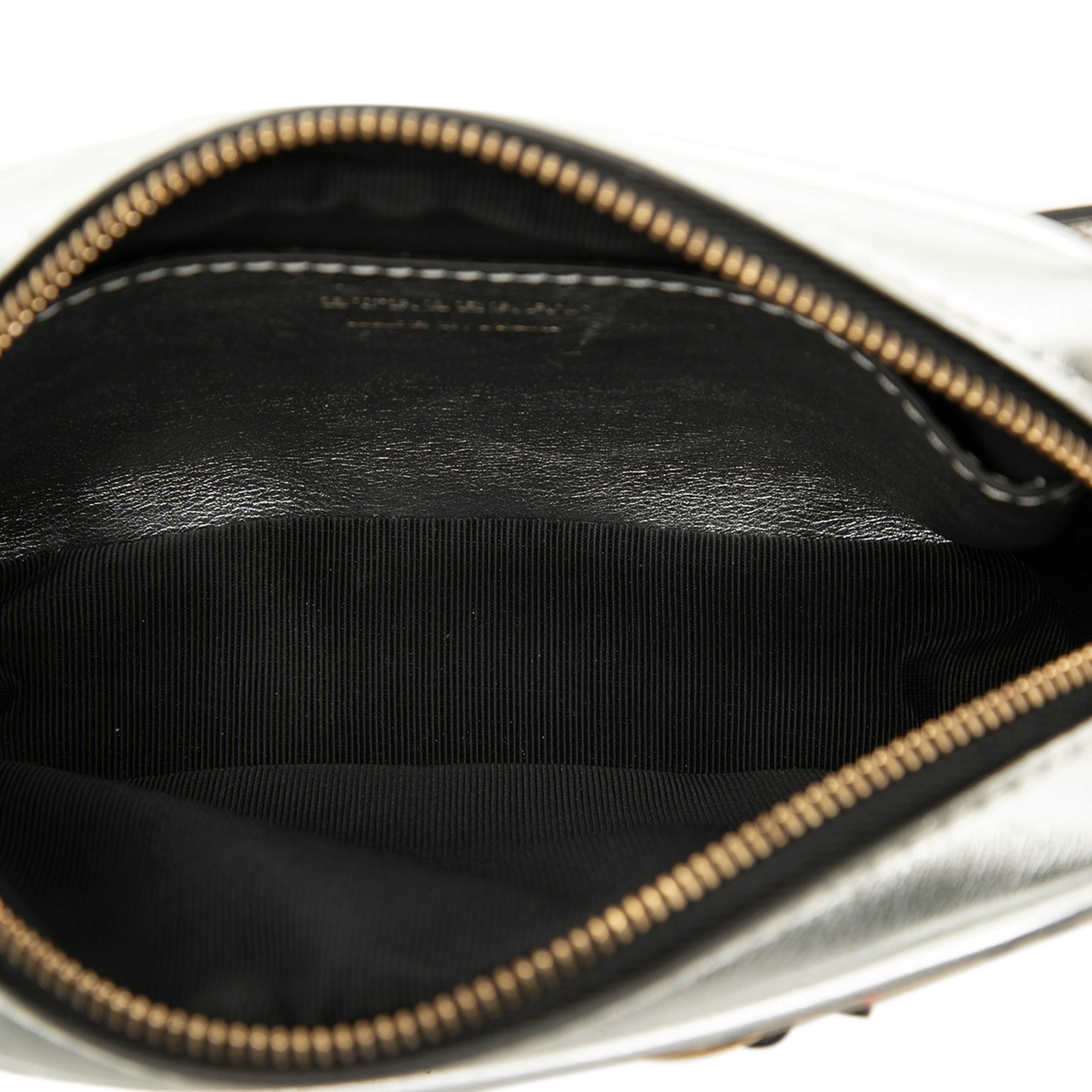 Burberry Haymarket Check Canvas 1983 Link Belt Bag, från Luxclusif, i färgen beige. Klicka för att öppna bilden i stort format