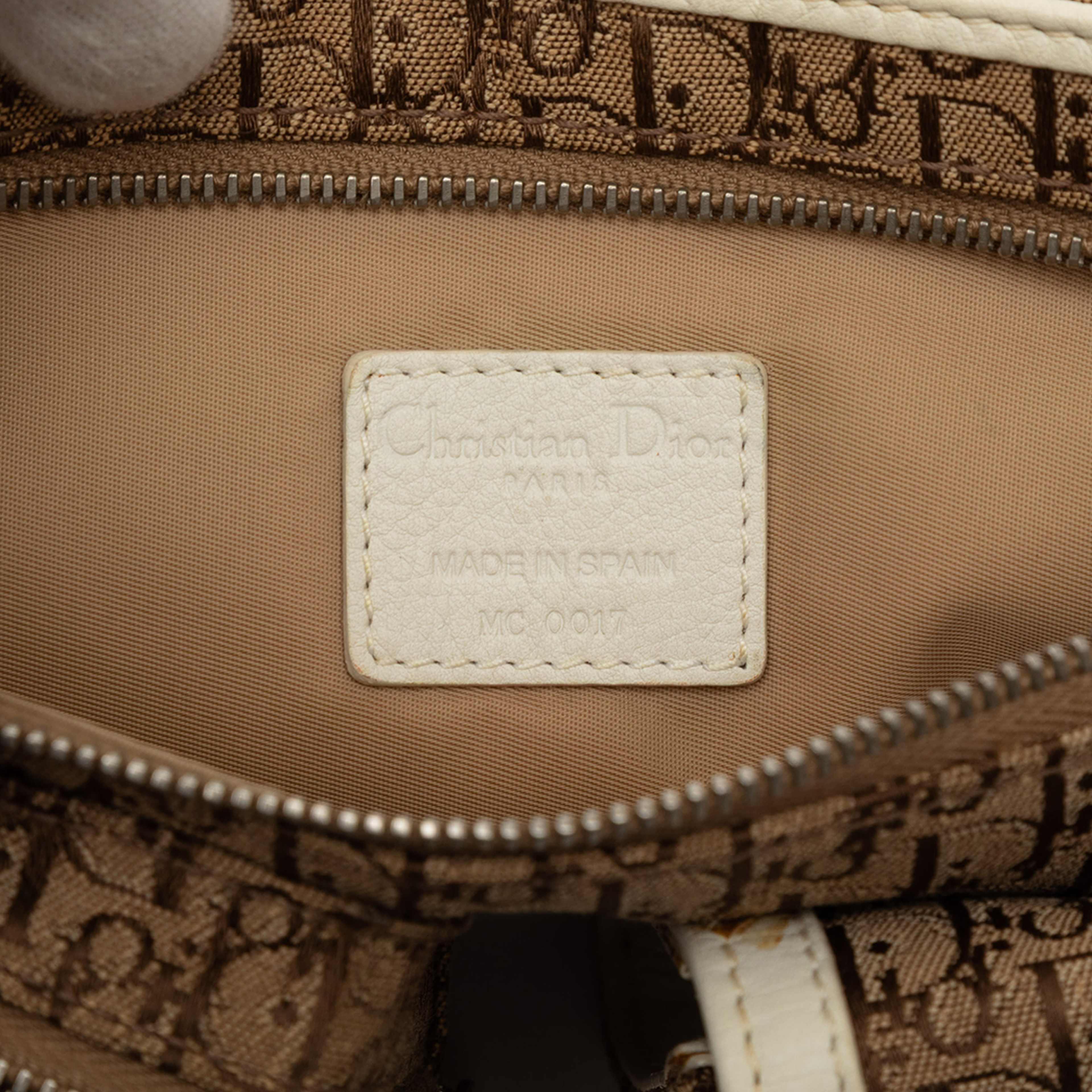 Dior Diorissimo Trotter Canvas Street Chic Belt Bag, från Luxclusif, i färgen brown. Klicka för att öppna bilden i stort format