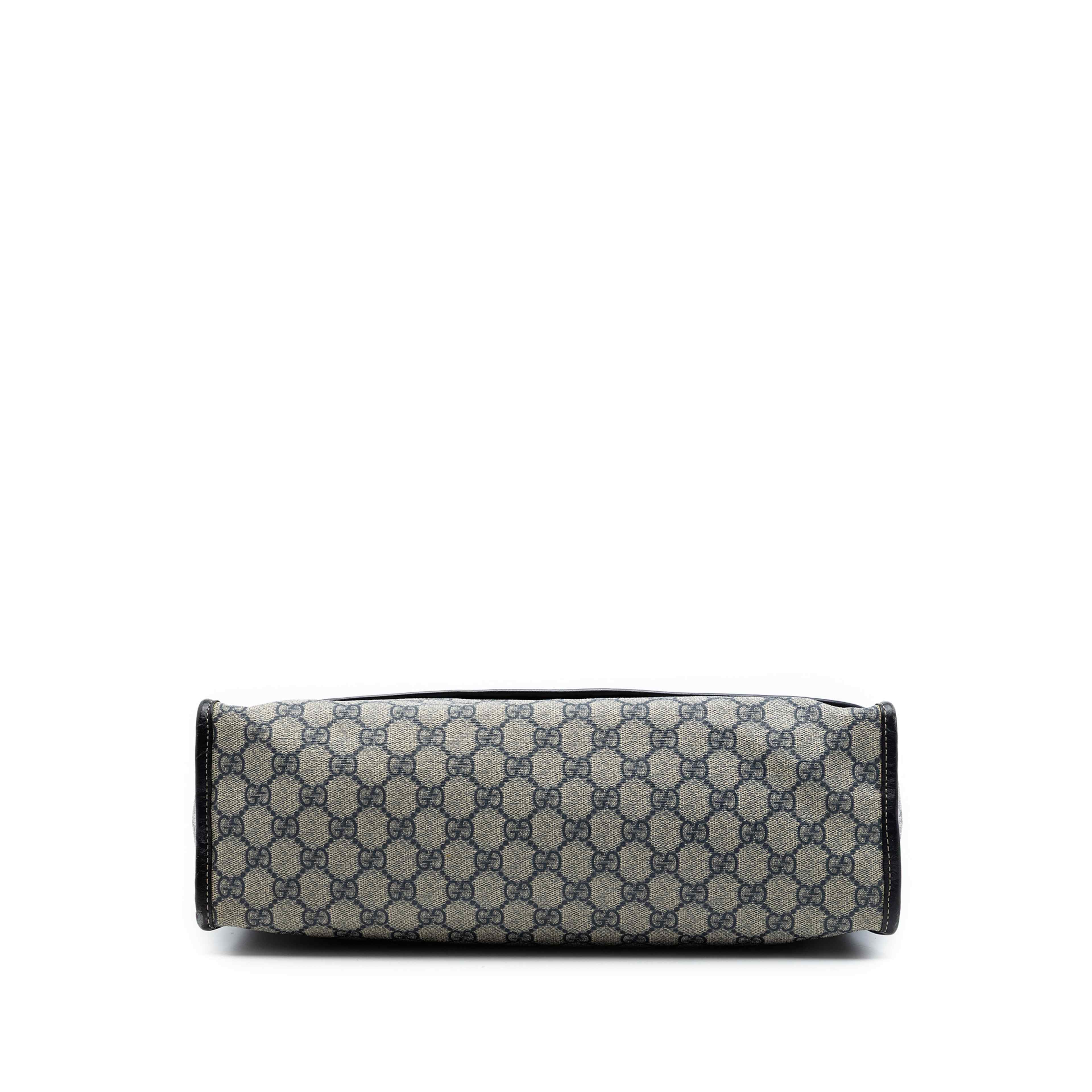 Gucci Gg Supreme Web Messenger Bag, från Luxclusif, i färgen beige. Klicka för att öppna bilden i stort format