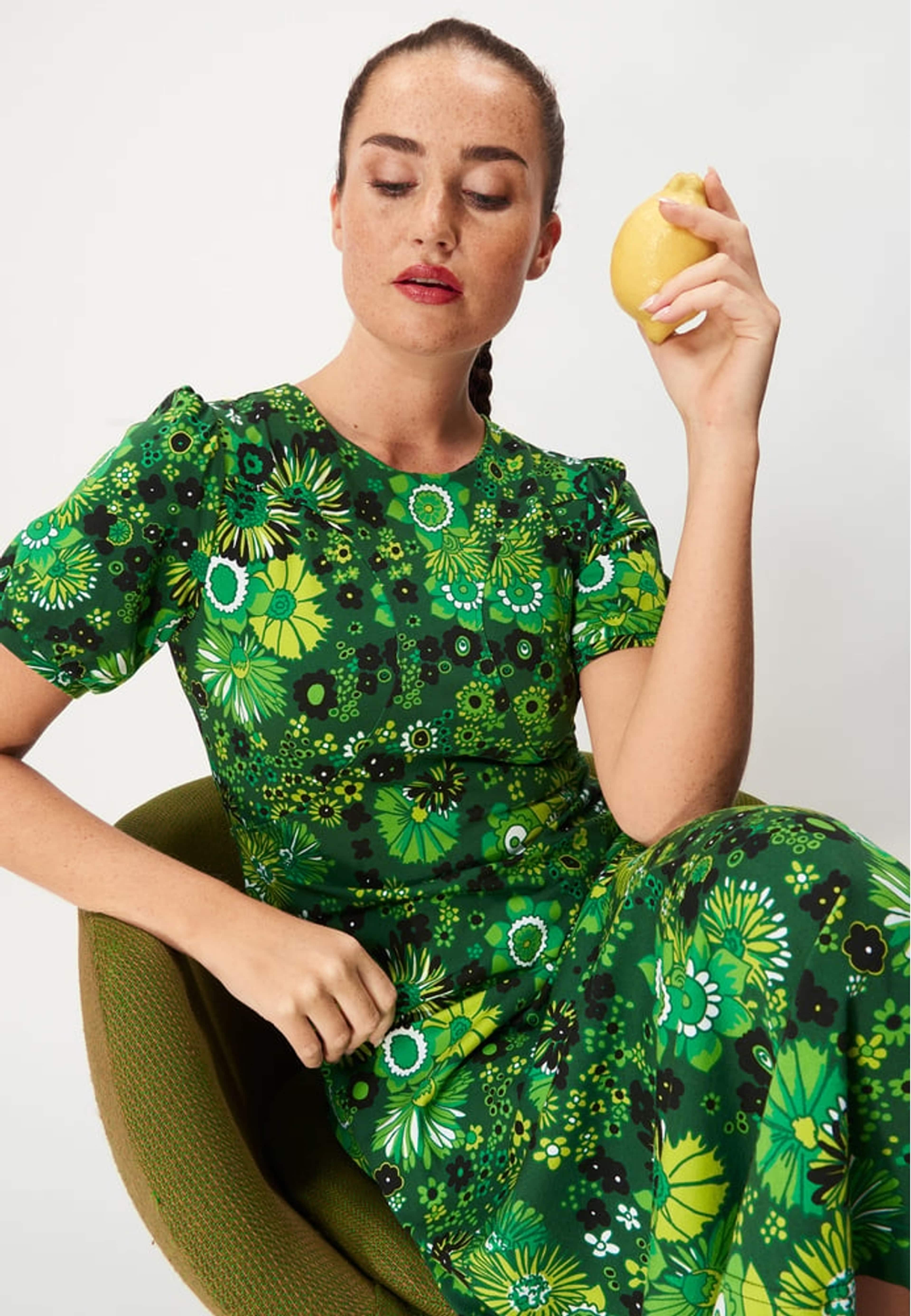 Philomena Dress, från Jumperfabriken, i färgen green. Klicka för att öppna bilden i stort format