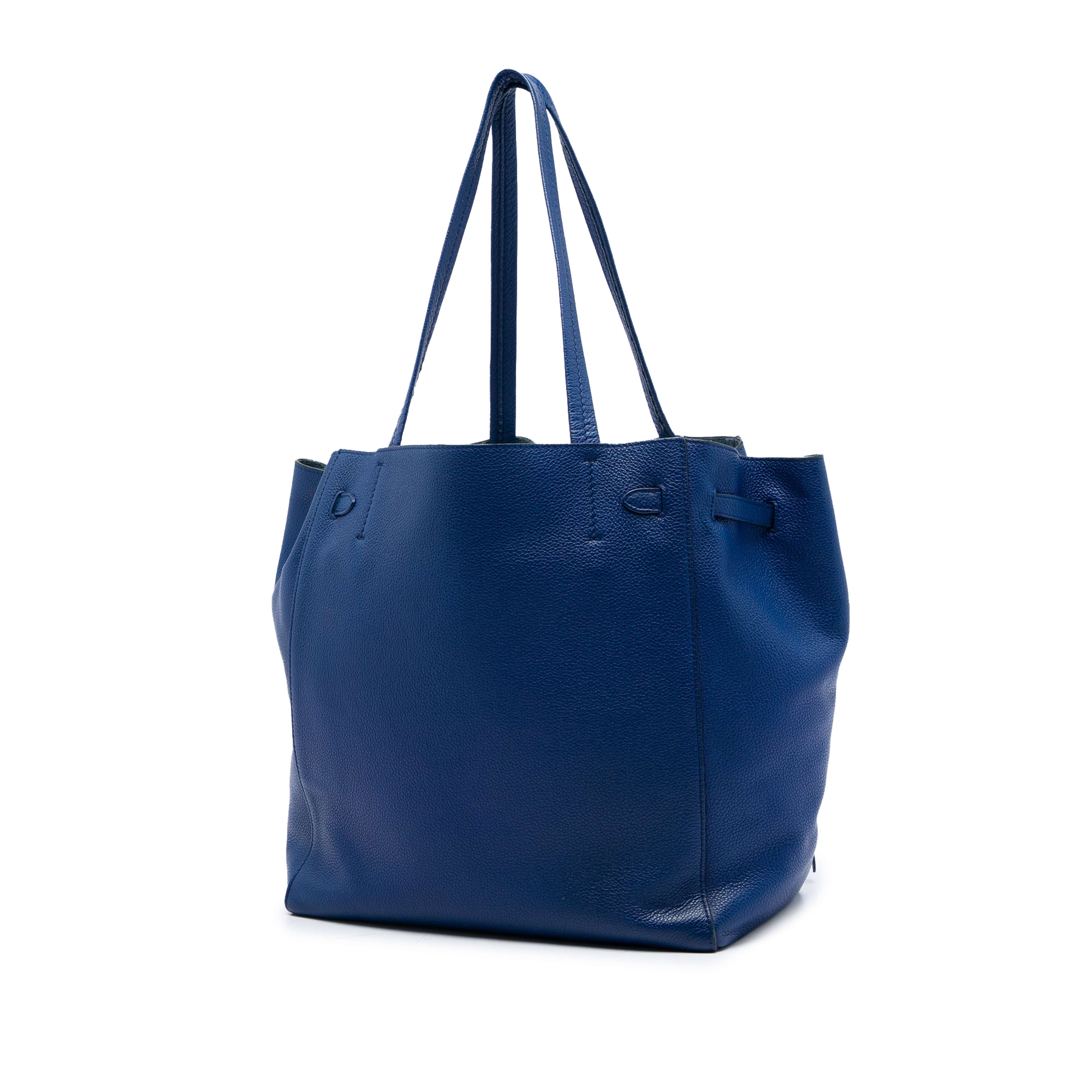 Celine Small Leather Phantom Cabas Tote, från Luxclusif, i färgen blå. Klicka för att öppna bilden i stort format