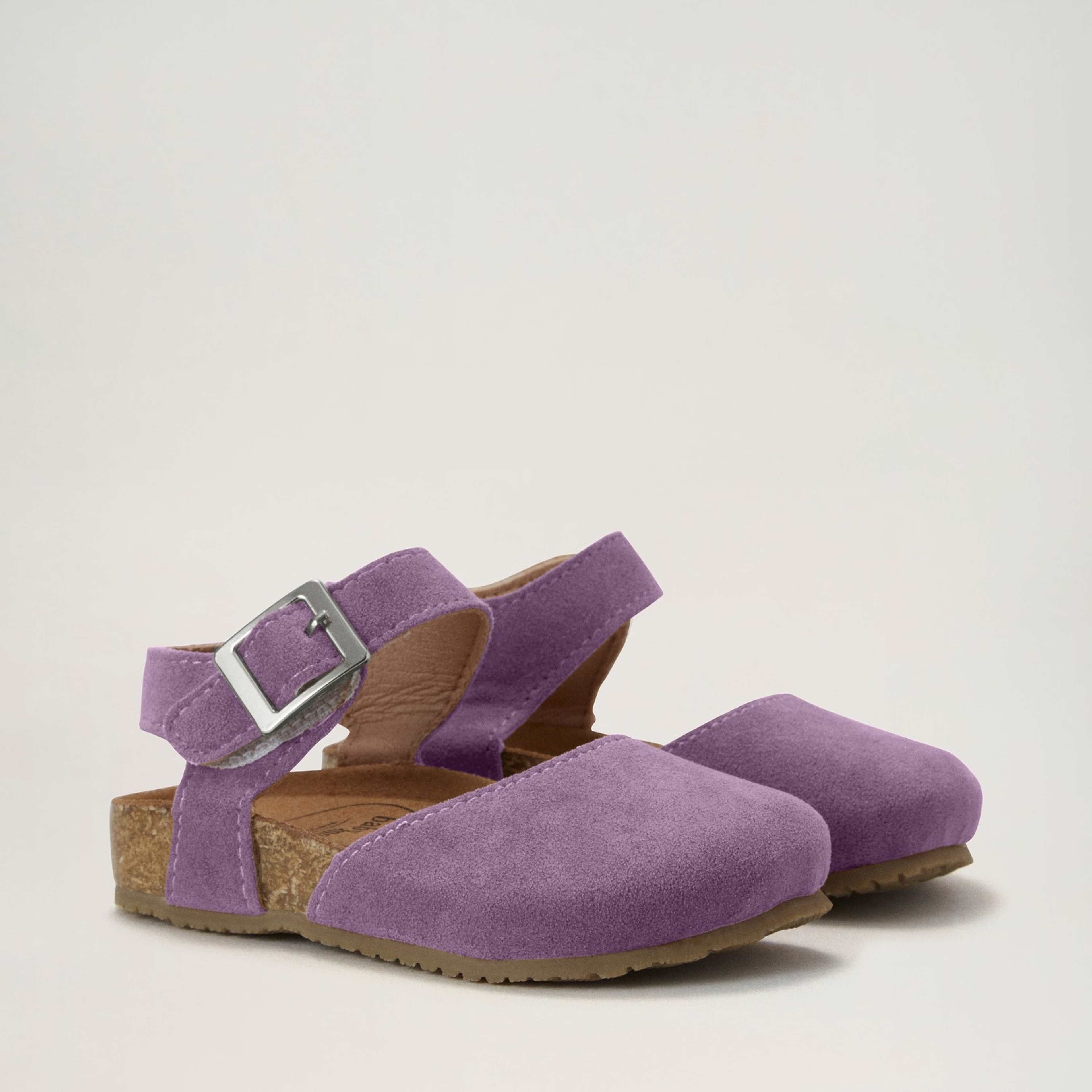 Astrid Sandal, från BabyMocs, i färgen purple - new!. Klicka för att öppna bilden i stort format
