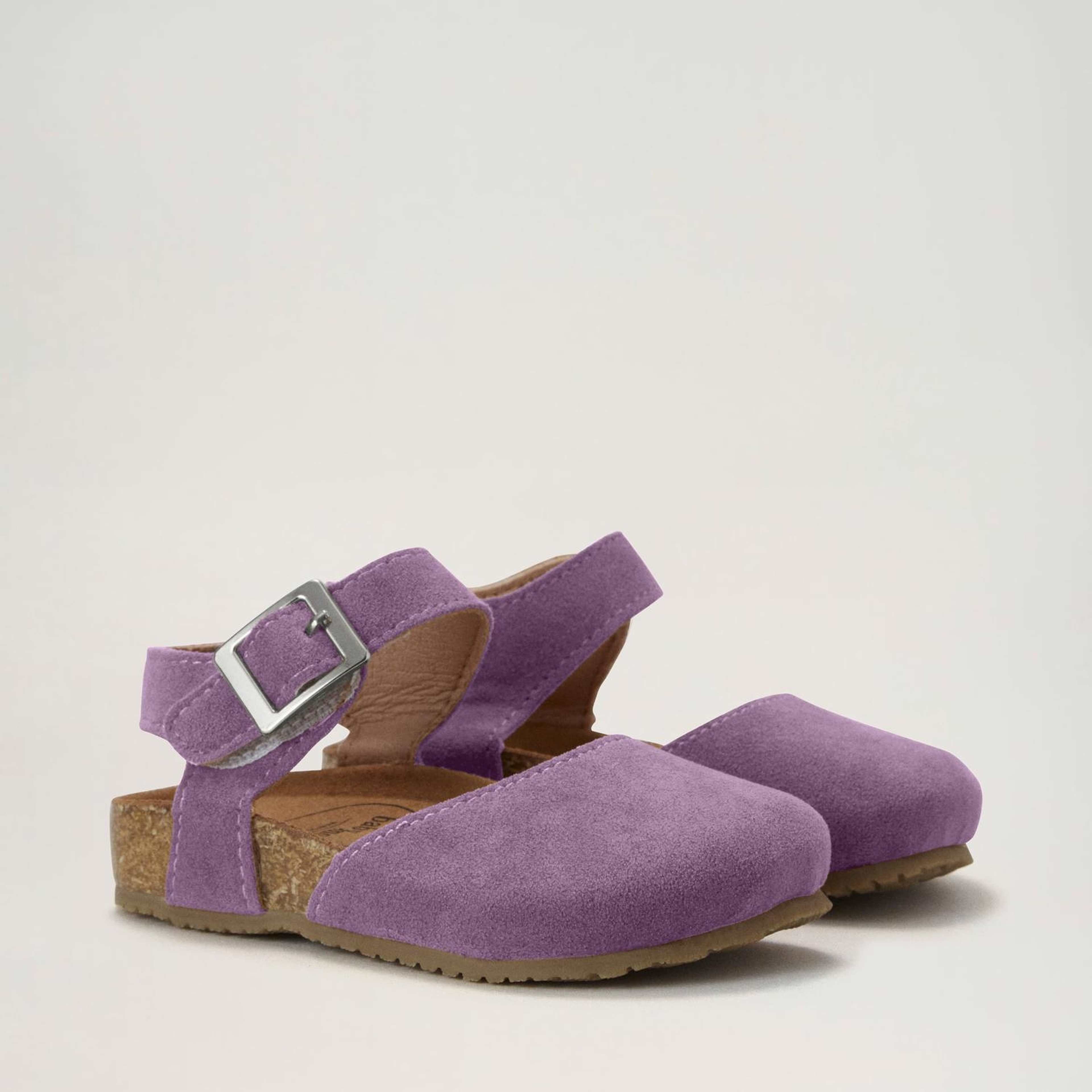 Astrid Sandal, från BabyMocs, i färgen purple - new!. Klicka för att öppna bilden i stort format