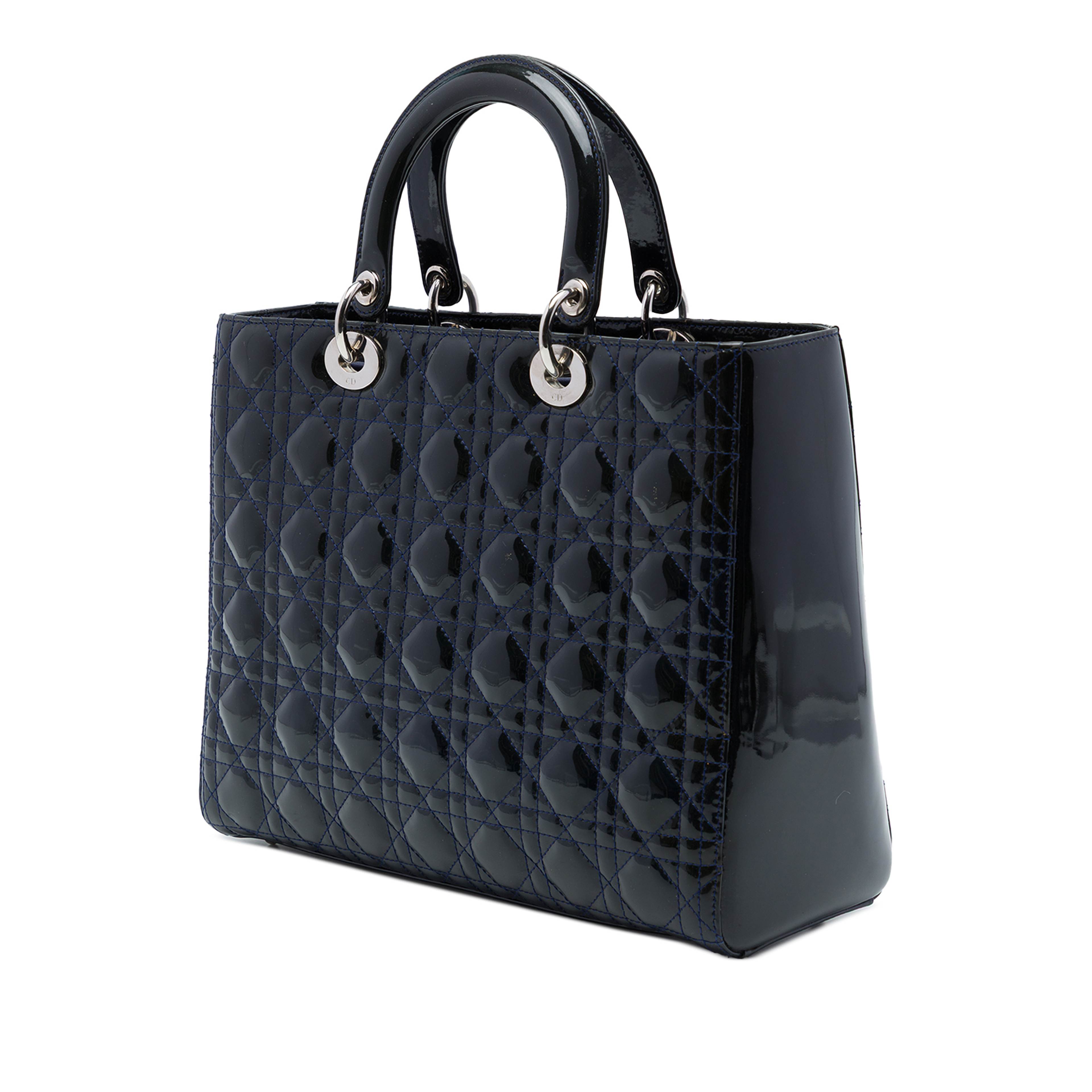 Dior Large Patent Cannage Lady Dior, från Luxclusif, i färgen blå. Klicka för att öppna bilden i stort format
