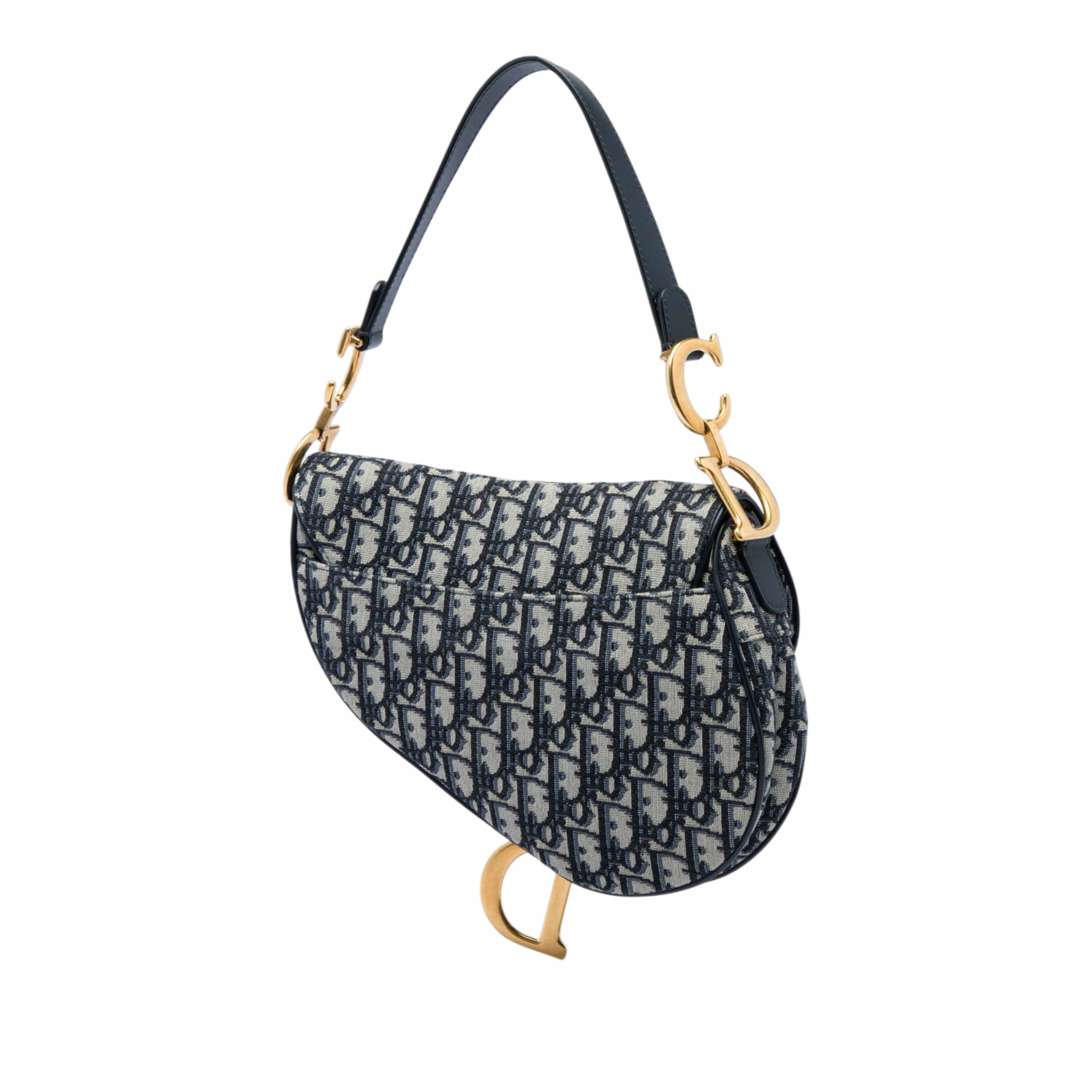 Dior Oblique Canvas Saddle Bag, från Luxclusif, i färgen blå. Klicka för att öppna bilden i stort format