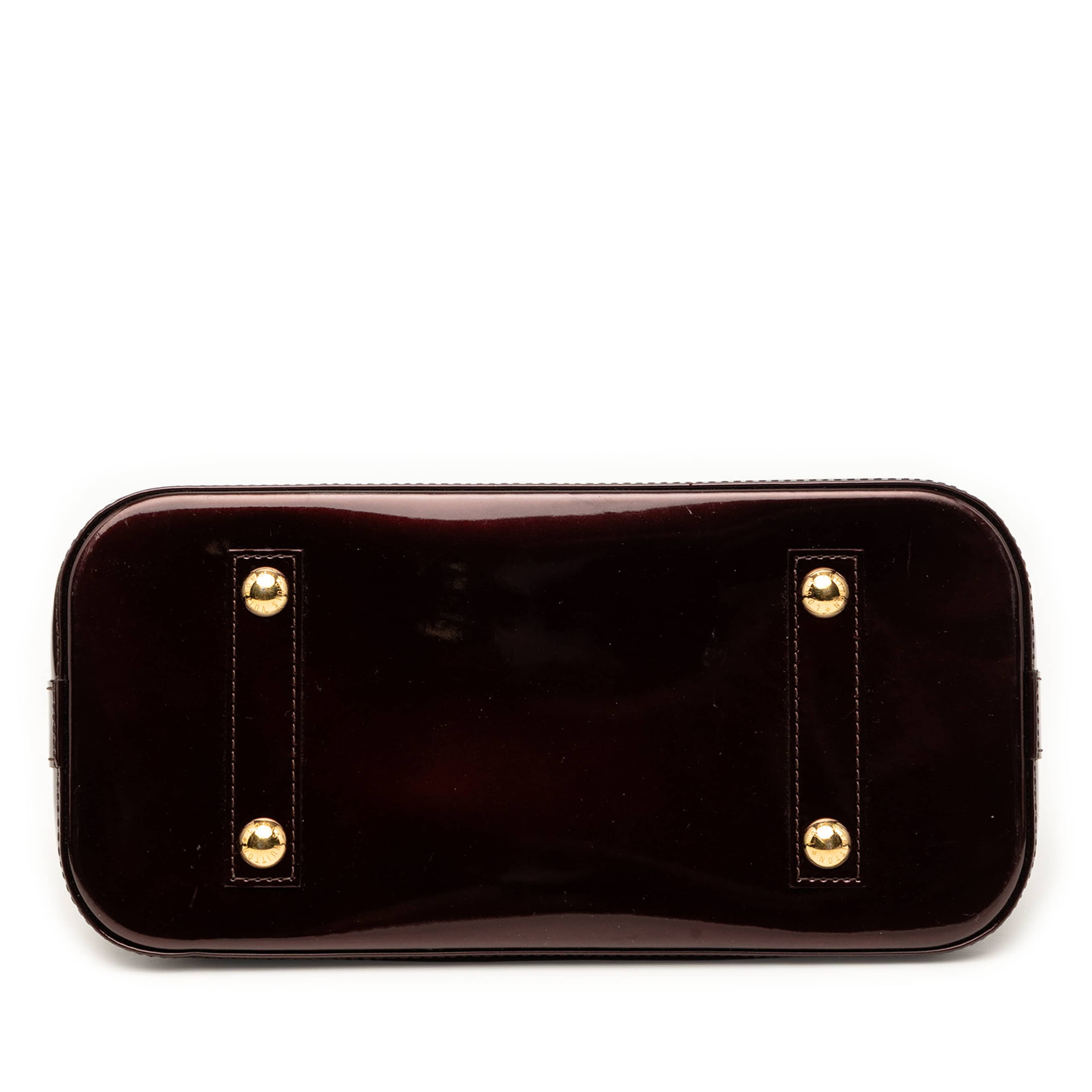 Louis Vuitton Monogram Vernis Alma Pm, från Luxclusif, i färgen purpur. Klicka för att öppna bilden i stort format