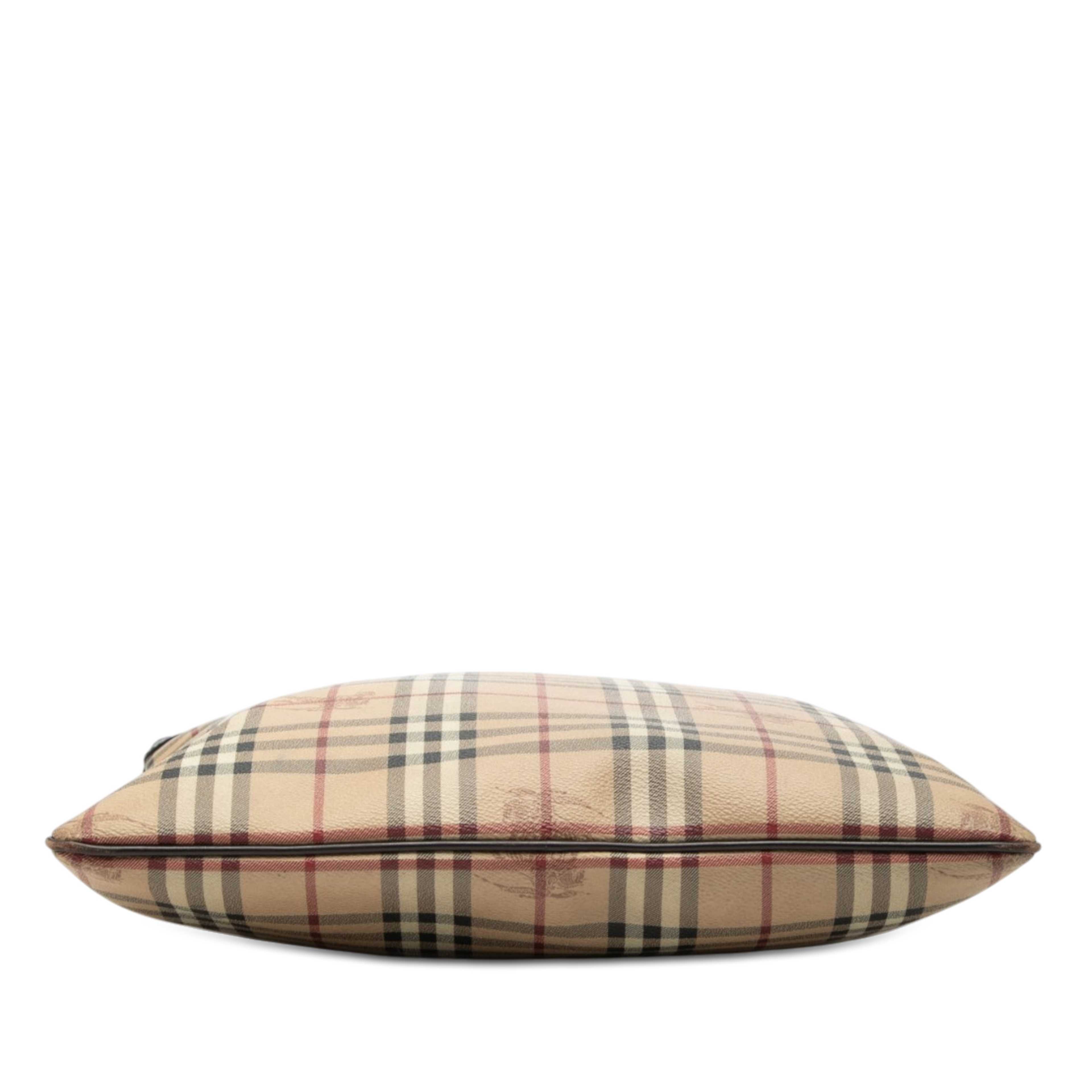 Burberry Haymarket Check Coated Canvas Tote, från Luxclusif, i färgen beige. Klicka för att öppna bilden i stort format