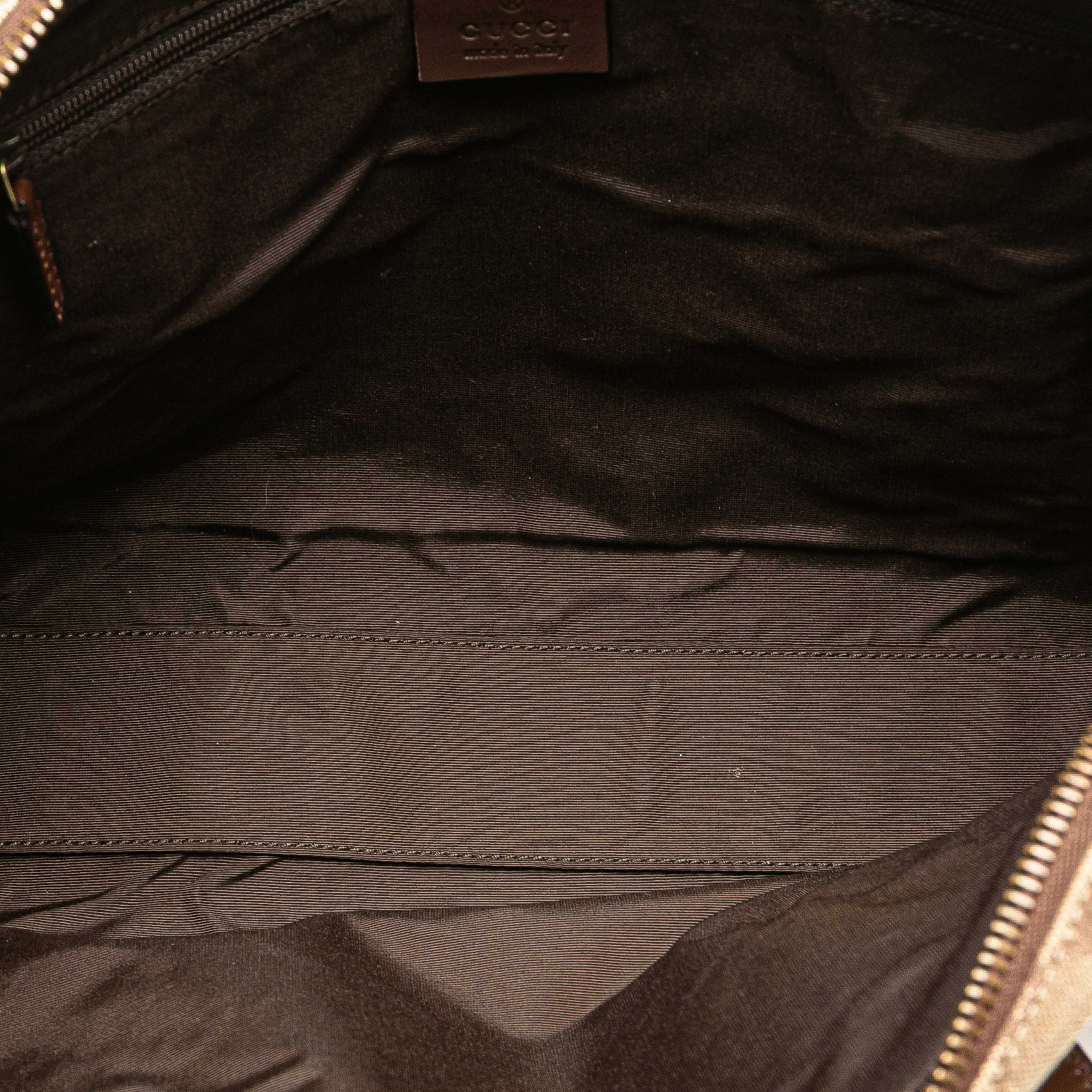 Gucci Gg Canvas Shoulder Bag, från Luxclusif, i färgen beige. Klicka för att öppna bilden i stort format