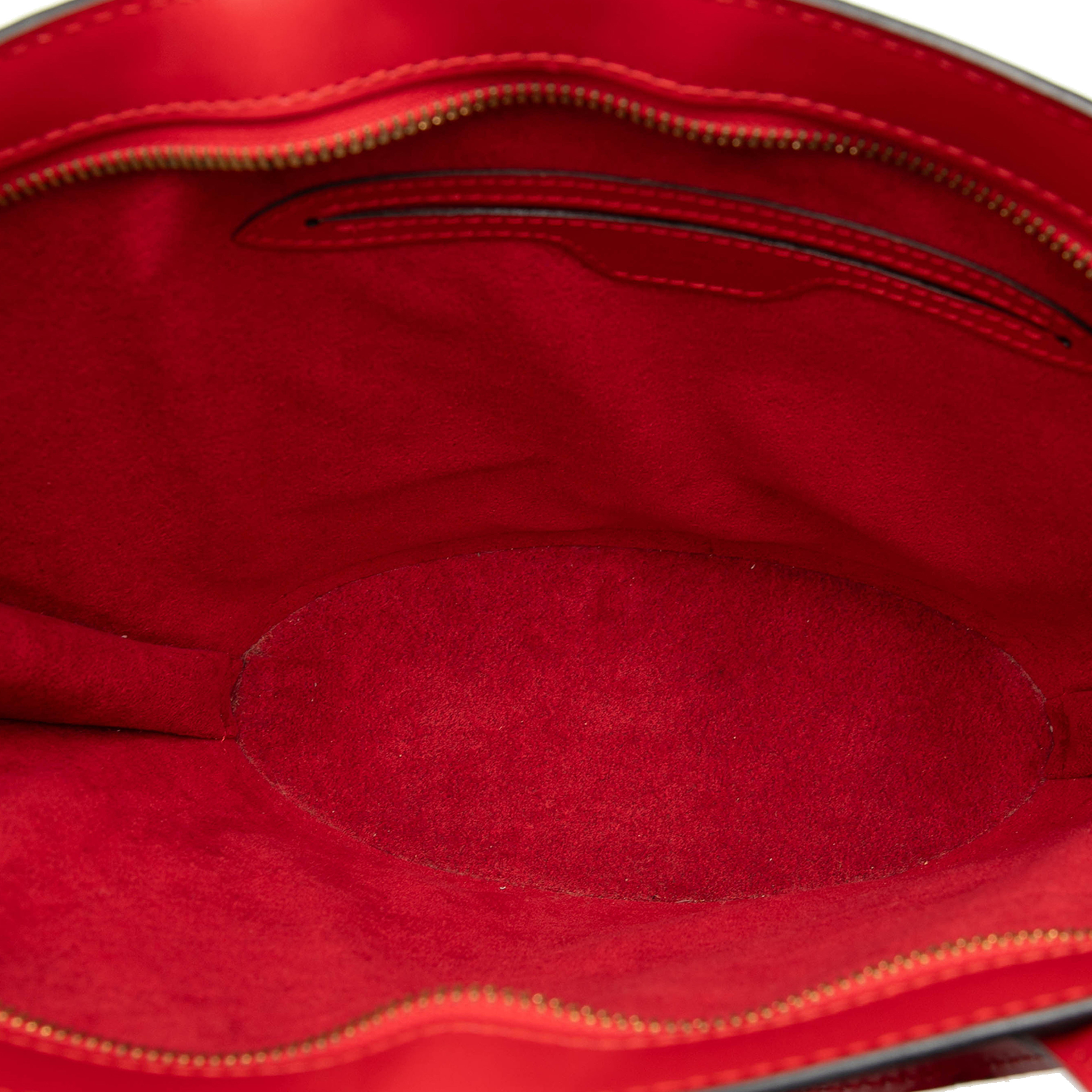 Louis Vuitton Epi Saint Jacques Pm Short Strap, från Luxclusif, i färgen red. Klicka för att öppna bilden i stort format