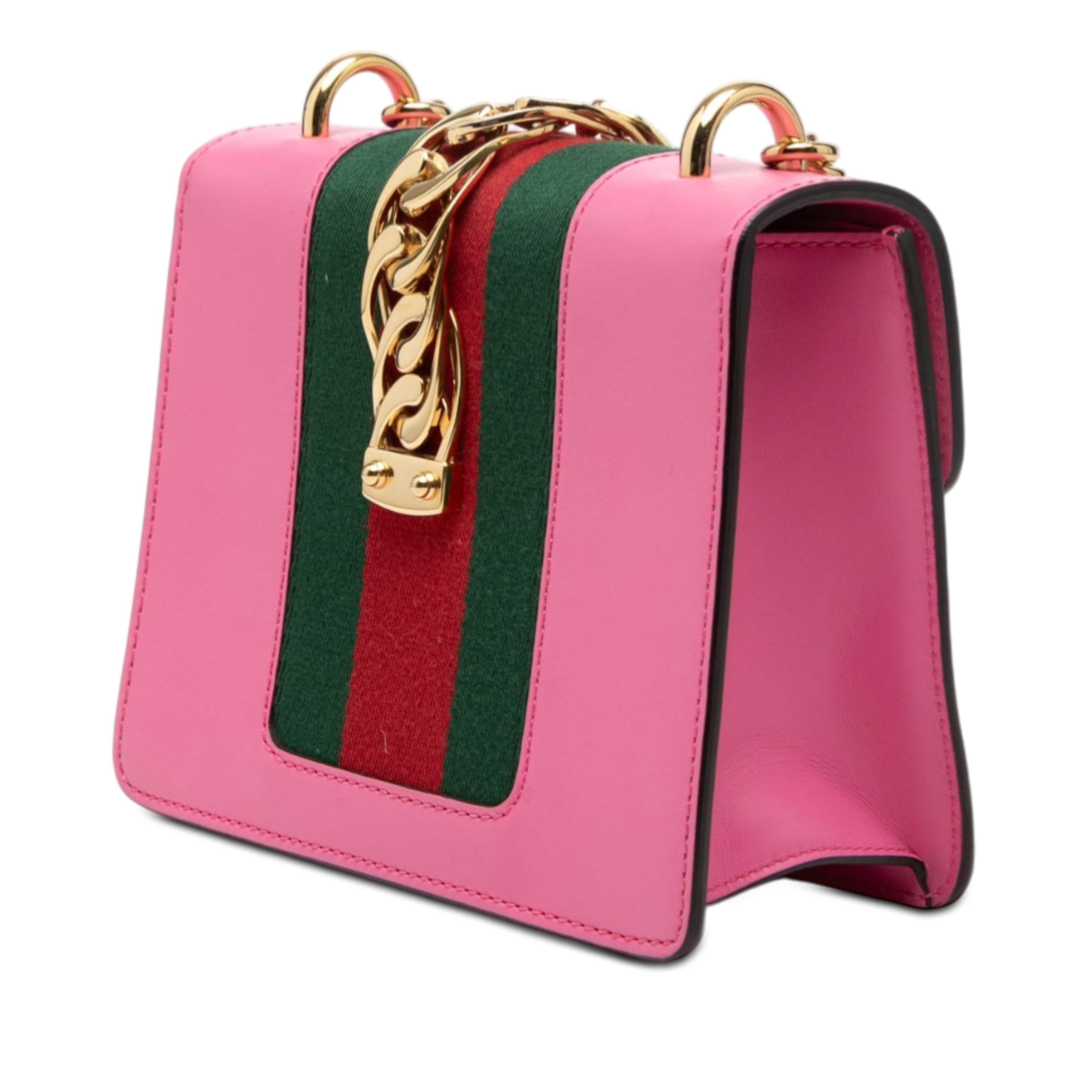 Gucci Mini Calfskin Web Sylvie Chain Crossbody, från Luxclusif, i färgen rosa. Klicka för att öppna bilden i stort format