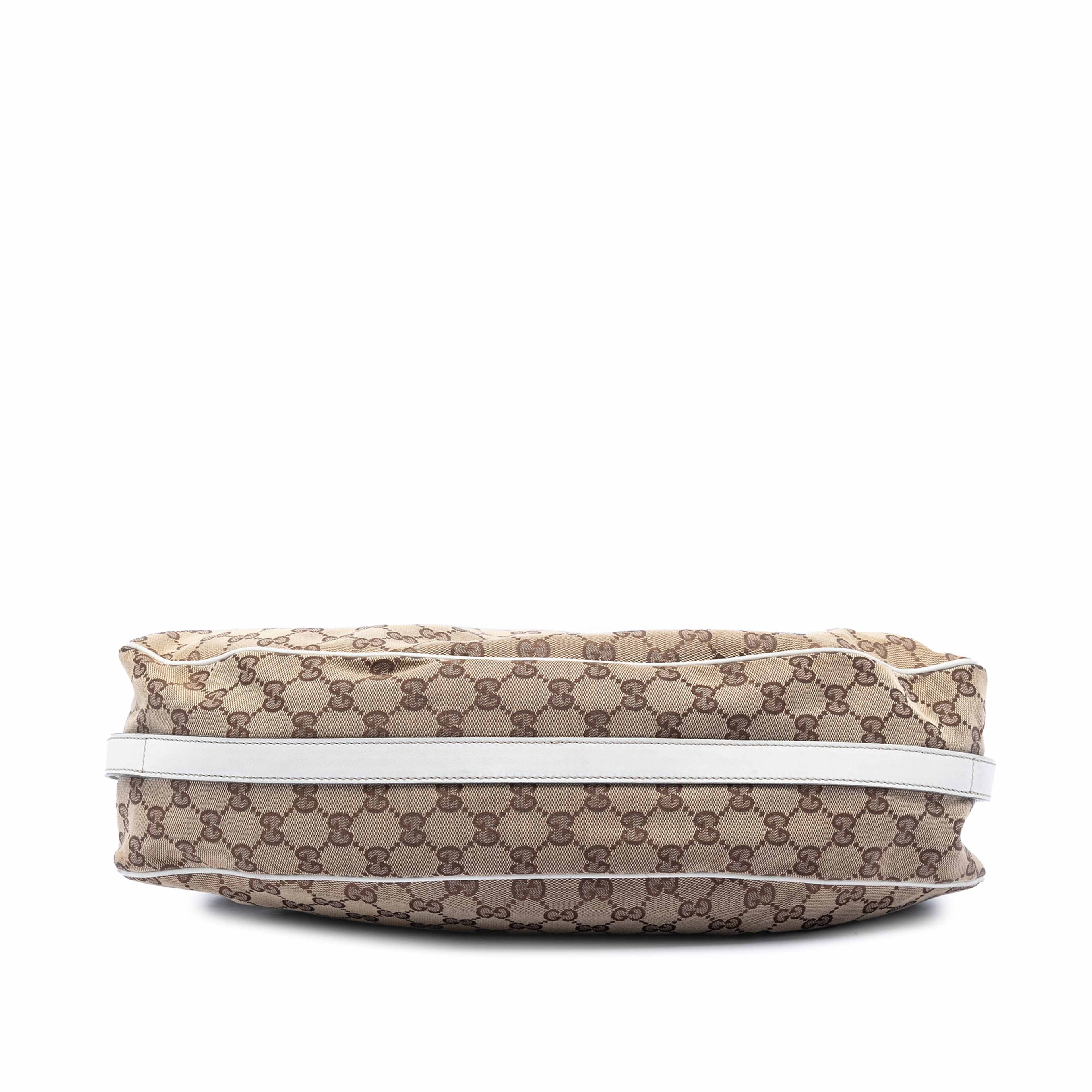 Gucci Gg Canvas Web Match Ball Tote, från Luxclusif, i färgen beige. Klicka för att öppna bilden i stort format