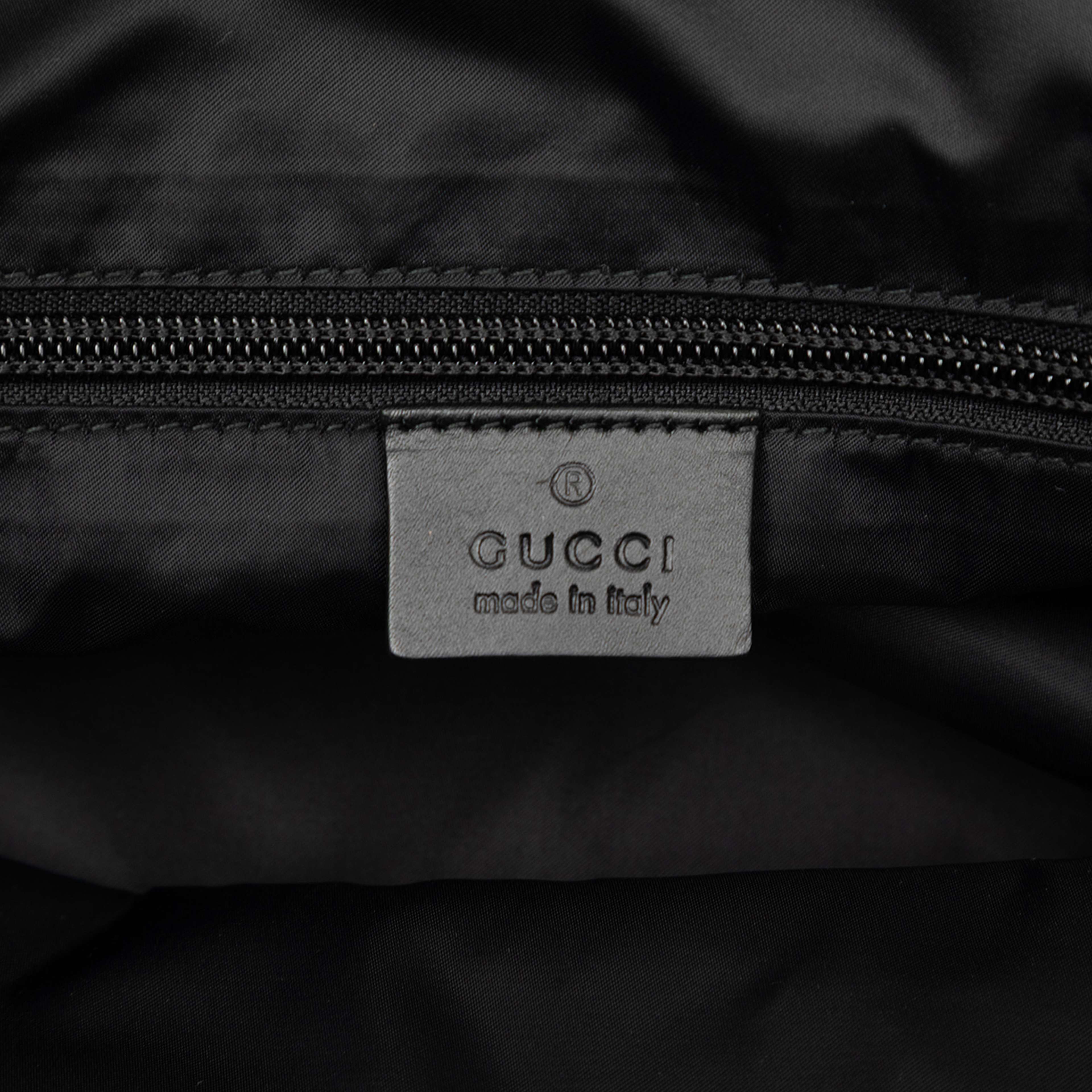 Gucci Diamante Nylon Web Tote, från Luxclusif, i färgen black. Klicka för att öppna bilden i stort format