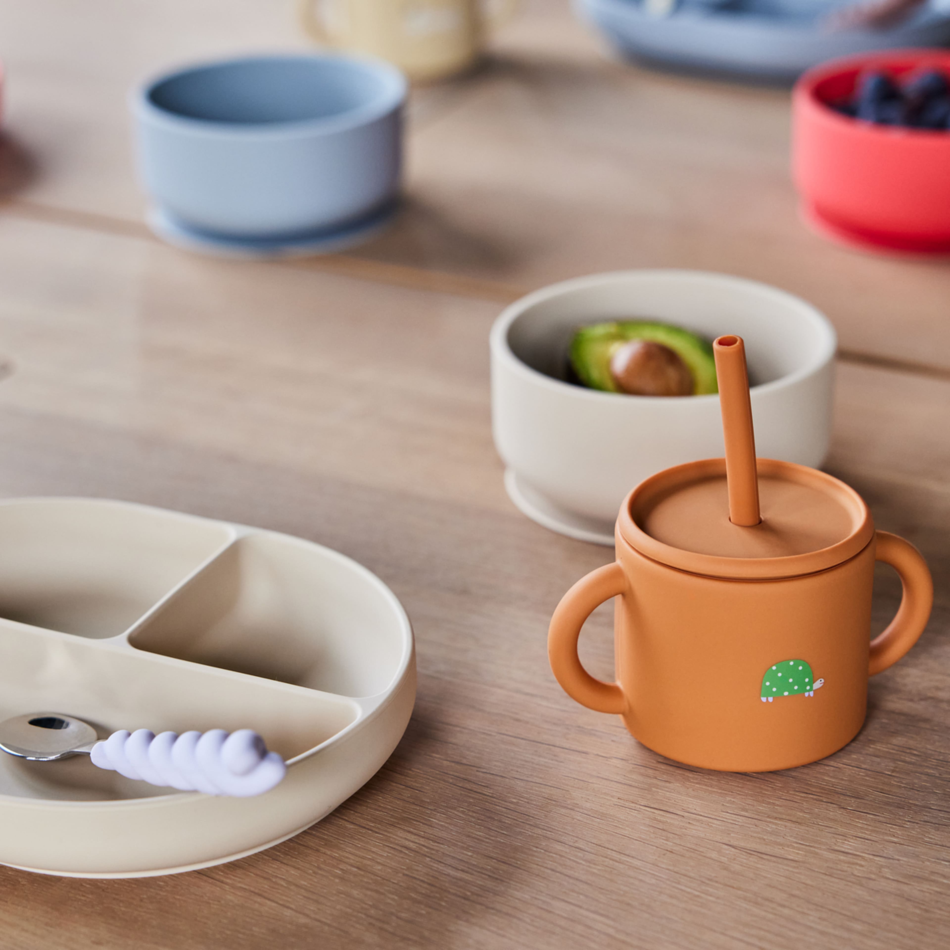 Enkei Cup, från OYOY Mini, i färgen caramel. Klicka för att öppna bilden i stort format