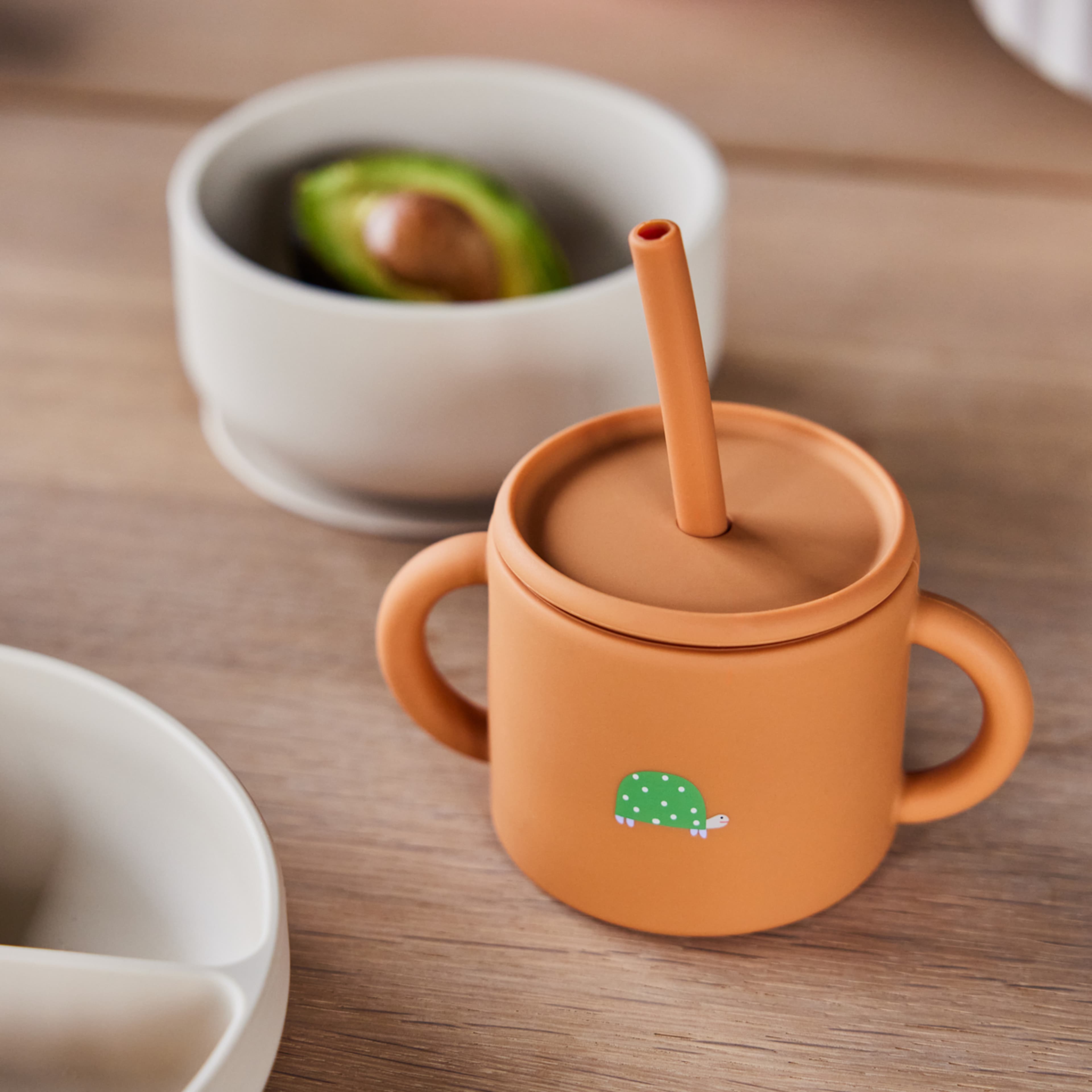 Enkei Cup, från OYOY Mini, i färgen caramel. Klicka för att öppna bilden i stort format