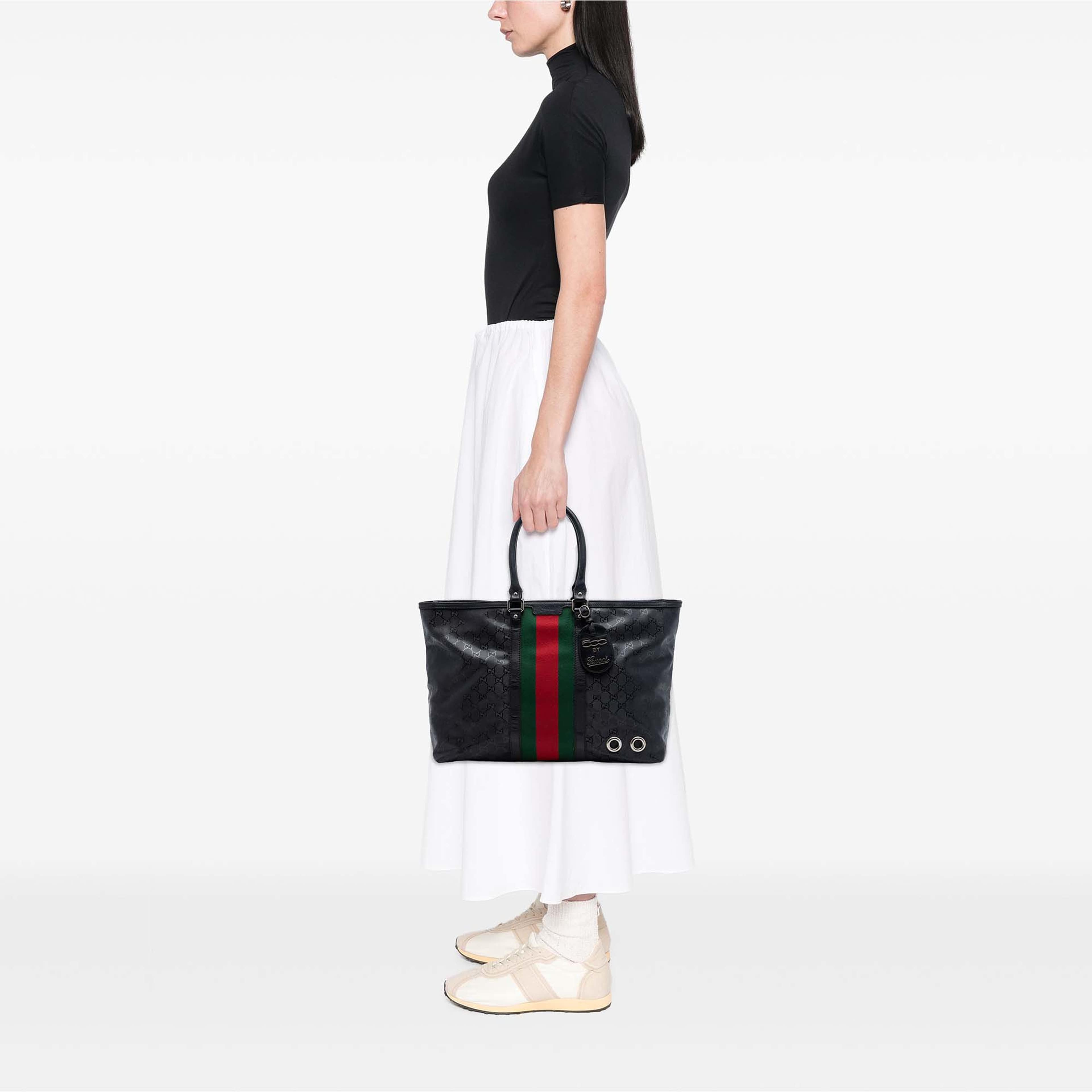 Gucci Fiat 500 Large Gg Imprime Web Tote, från Luxclusif, i färgen svart. Klicka för att öppna bilden i stort format